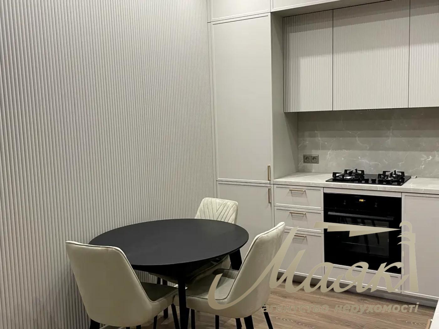 Rent 3-room apartment 75 m², Lutheranskaya street, Center