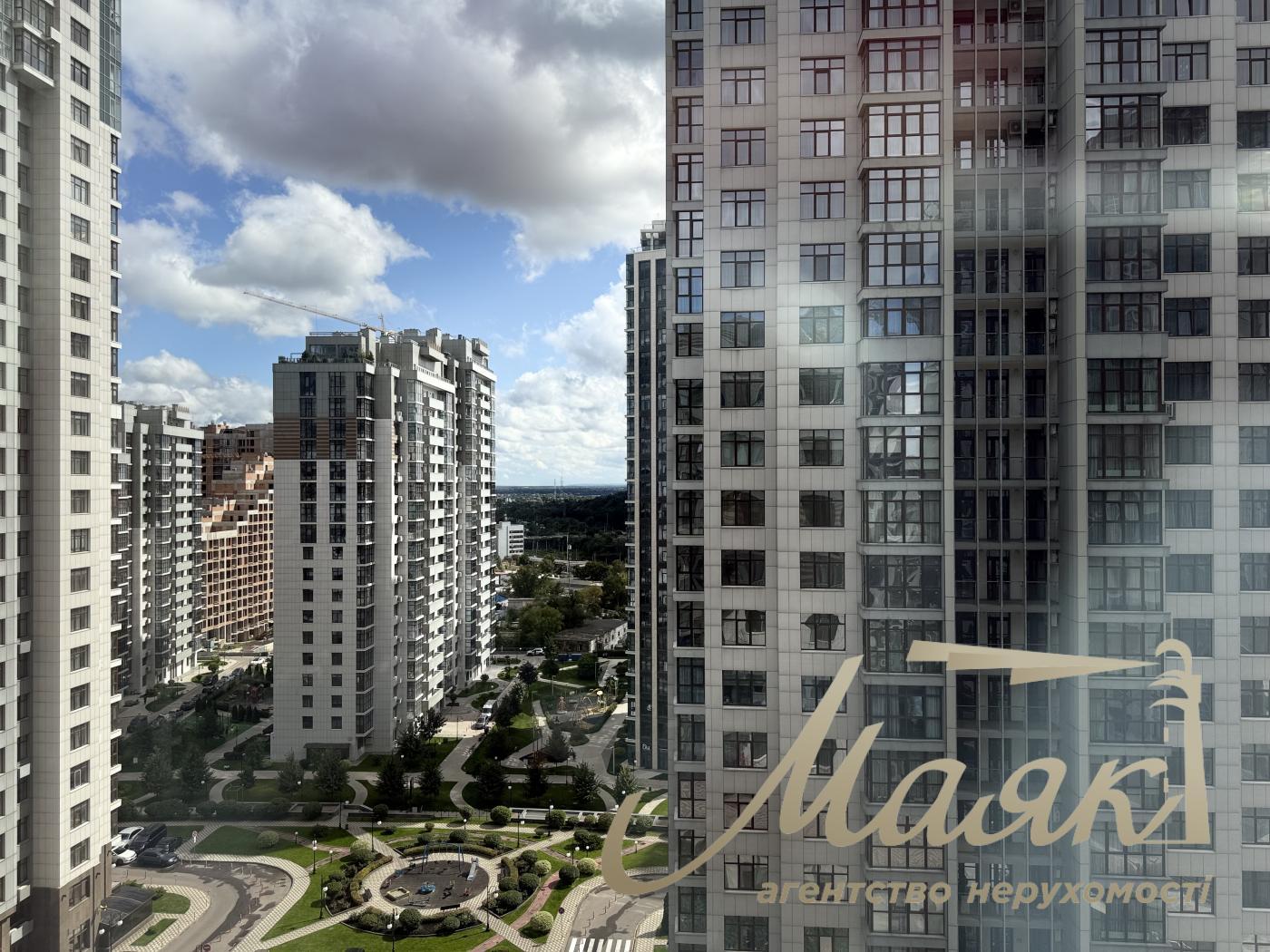 Rent 1-bedroom apartment 55 m² in LCD "Novopecherskie Lipki" str. Dragomirova, 20, 11th floor, Pechersk district, Kiev.