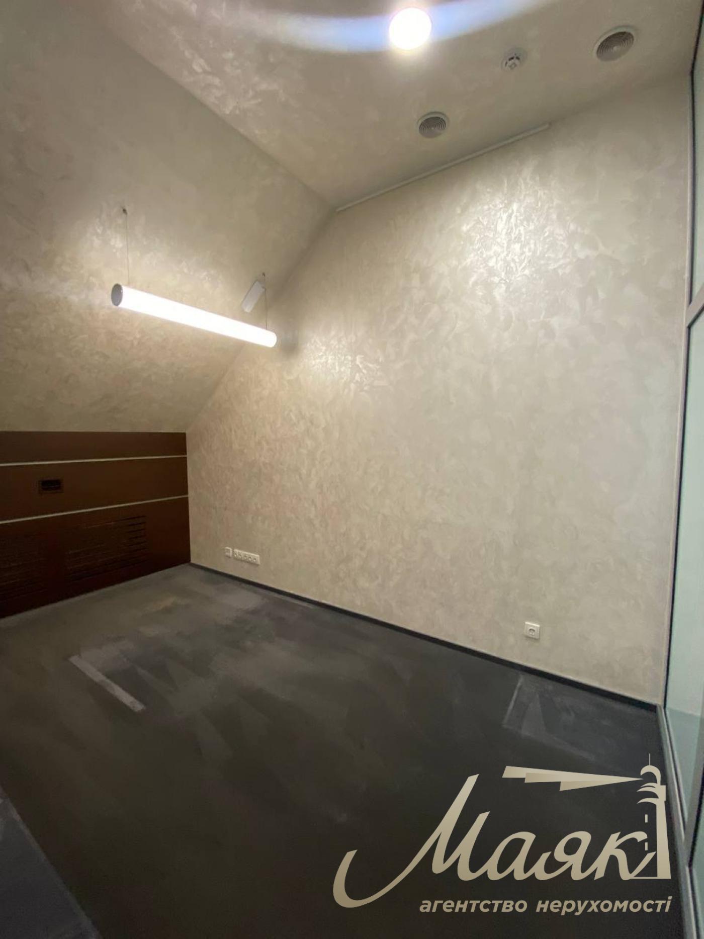 Rent commercial premises 500m2 in Pechersk