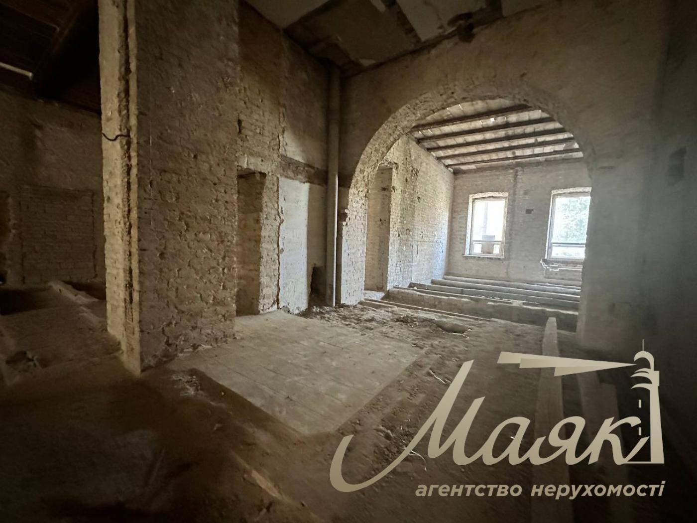 Sale of building for reconstruction, Kruglouniversitetskaya st., Lipki