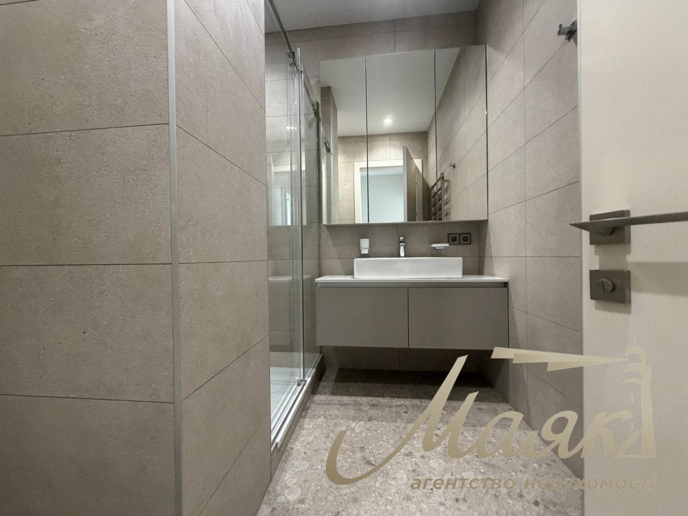 4-room apartment for rent in the Atlantic Residences complex, 118 Antonovycha St., Downtown.