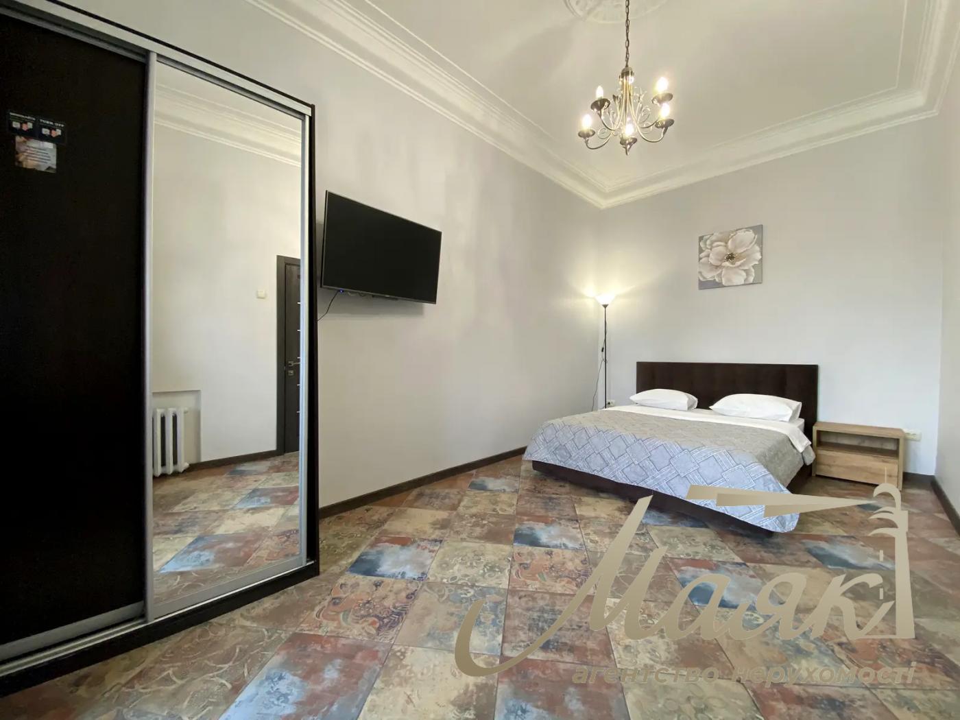 Аренда 3-комнатной квартиры ул. Софиевская 1/2, Майдан Независимости, Центр