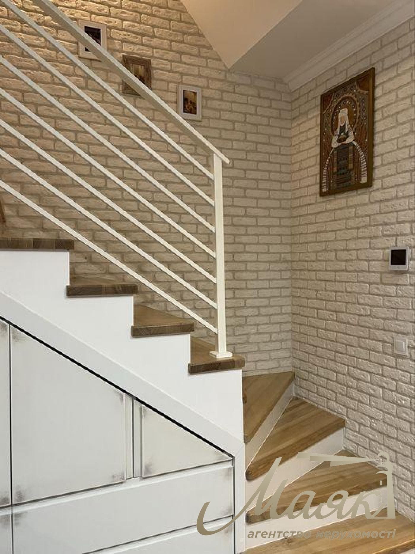 Продаж таунхауса 124м2 у с. Ходосівка, 8 км від Києва, Обухівський напрямок.