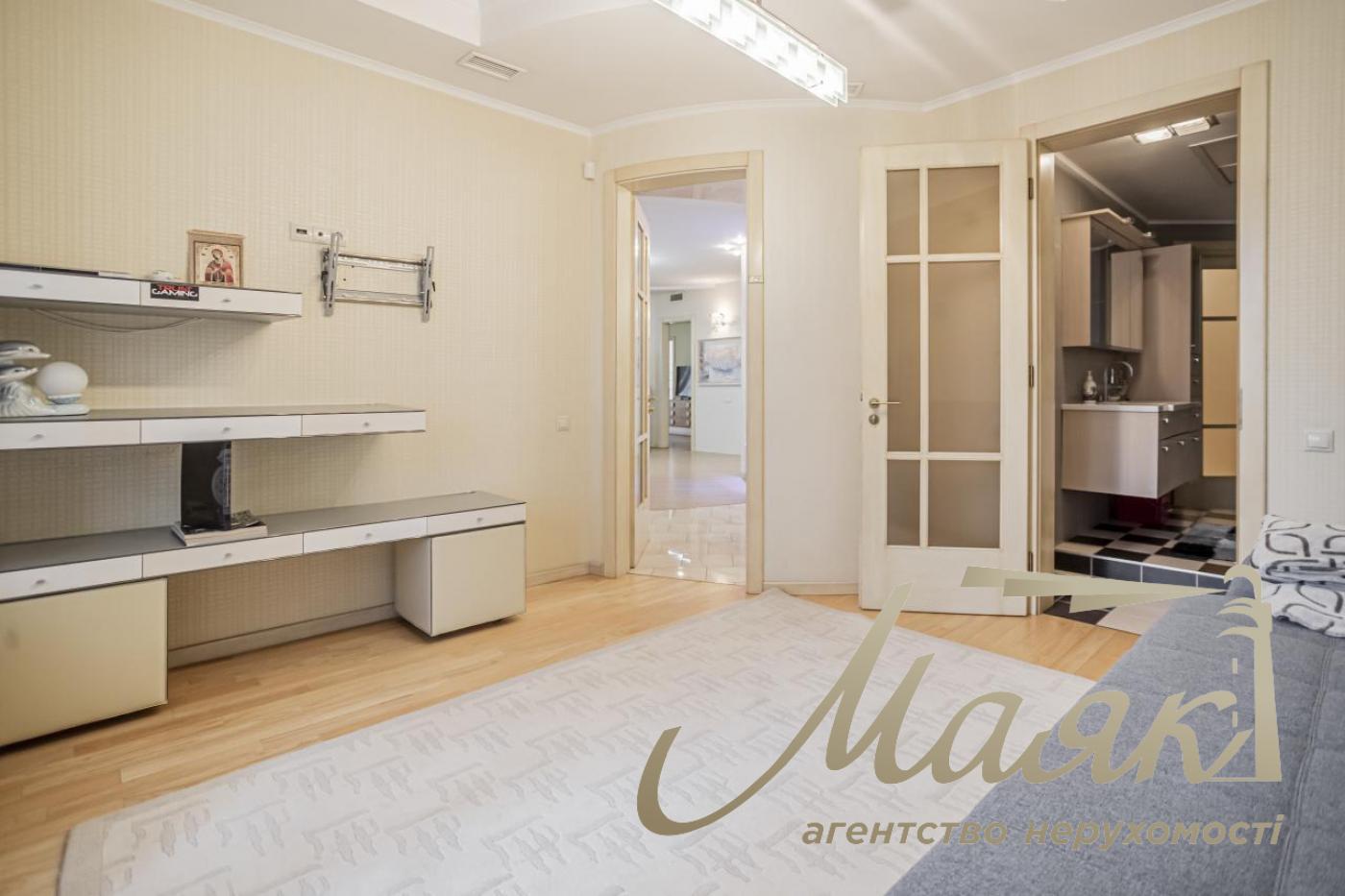 Продаж 4-х кімнатної квартири, 160 м2 у ЖК Diplomat Hall Дипломат Хол Жилянська