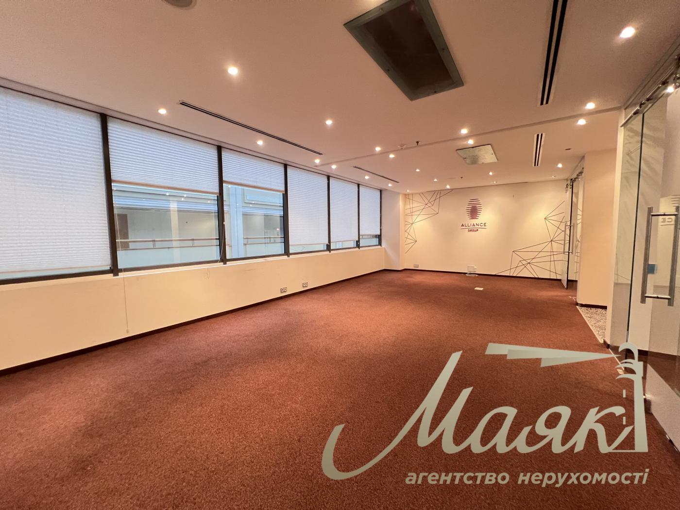 Оренда офісу 77 кв.м в БЦ Леонардо по вул. Богдана Хмельницького 52/17