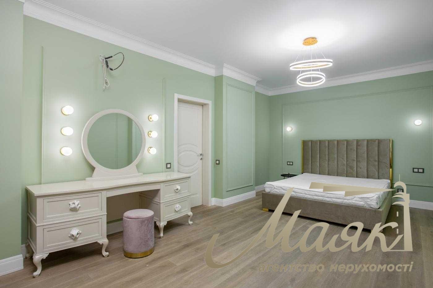 Rent apartment in LCD "Novopecherskie Lipki", 240 m², Verkhoglyada str., 4 rooms