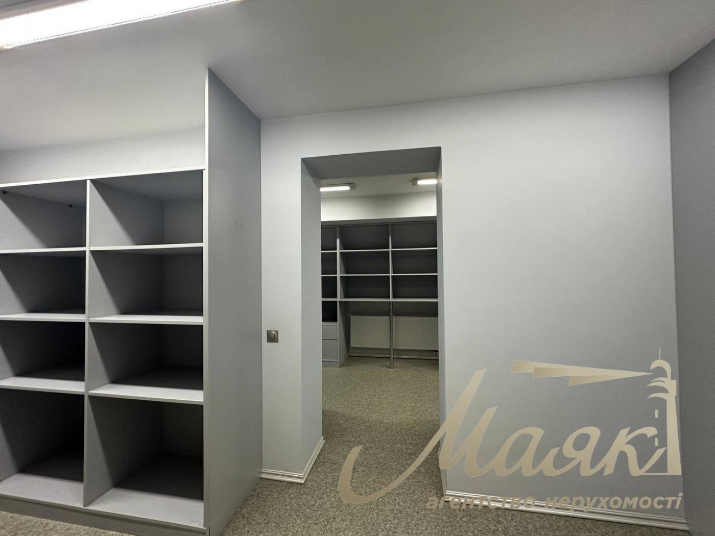 Оренда будинку 650м2 на 60 сотках землі на Хуторі Мриги, Голосіївський район.