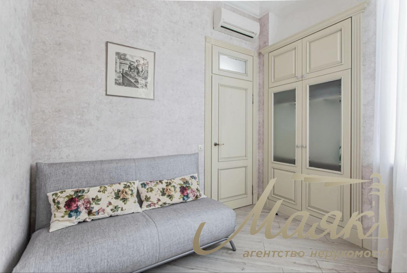 Rent 3-room apartment on Khreshchatyk 23, Center