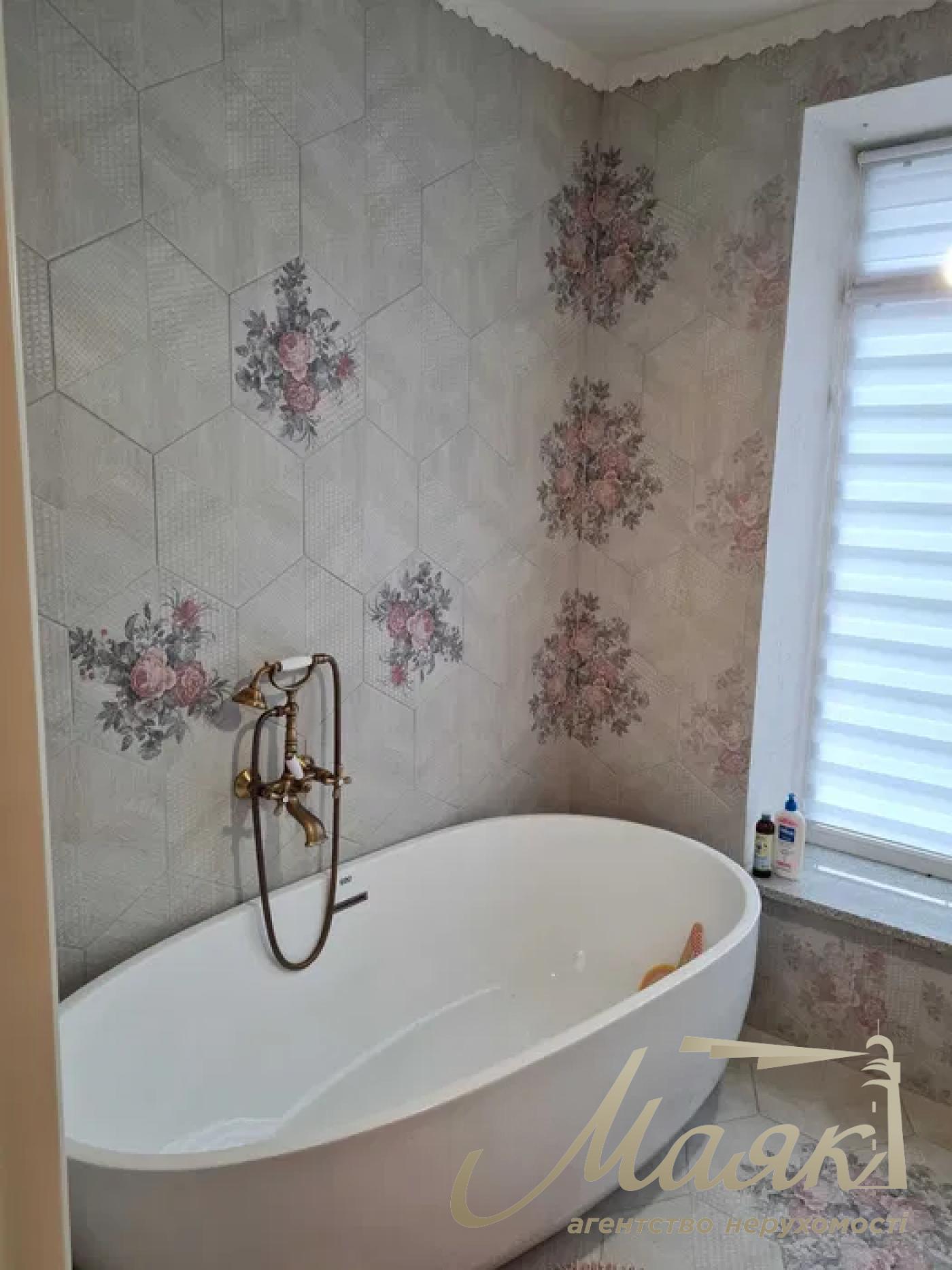 Sale of 3-storey house 240 sq.m. Obolon. Kyiv.