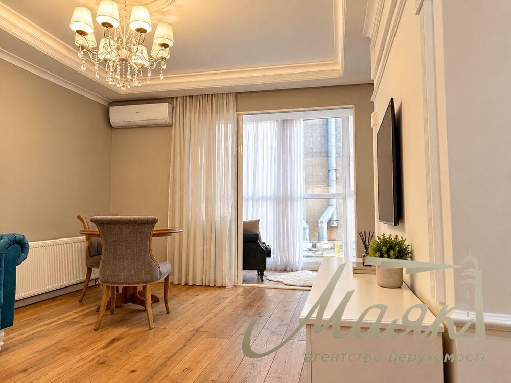 Rent a 64 m² designer 2-room apartment in the Dniprovskyi District