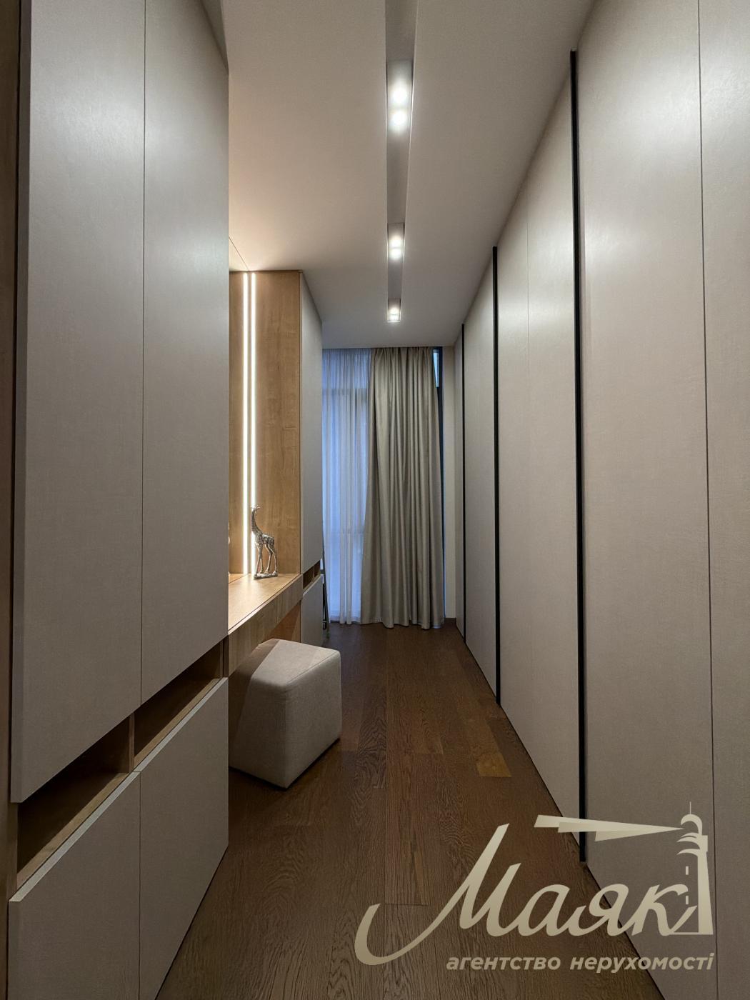 Rent 3-room apartment in LCD Novopecherskie Lipki str. Andriy Verkhoglyada (Mykhaila Dragomirov), 11-V