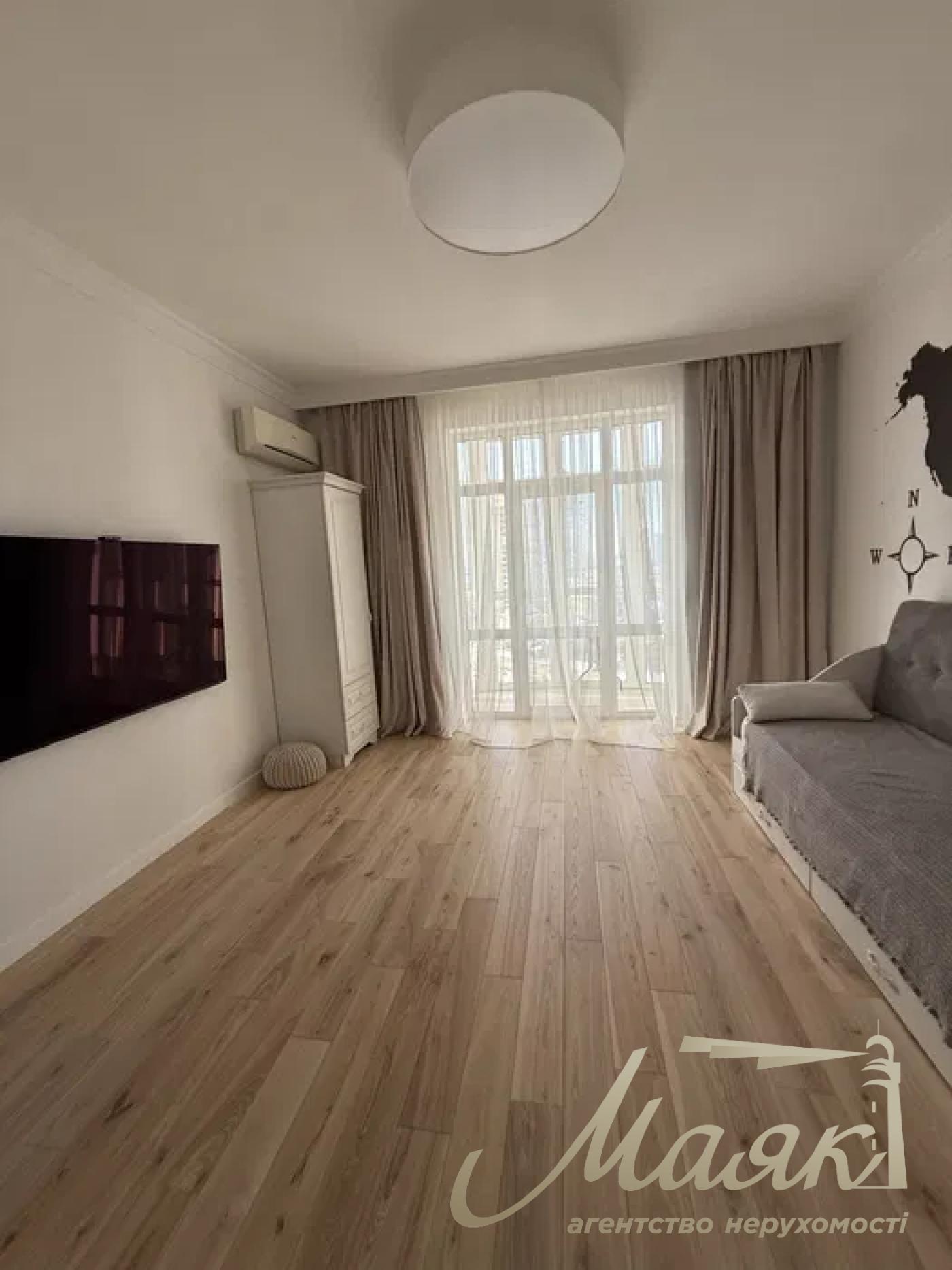 Продаж 2-к квартири в ЖК Граф Толстой, Центр