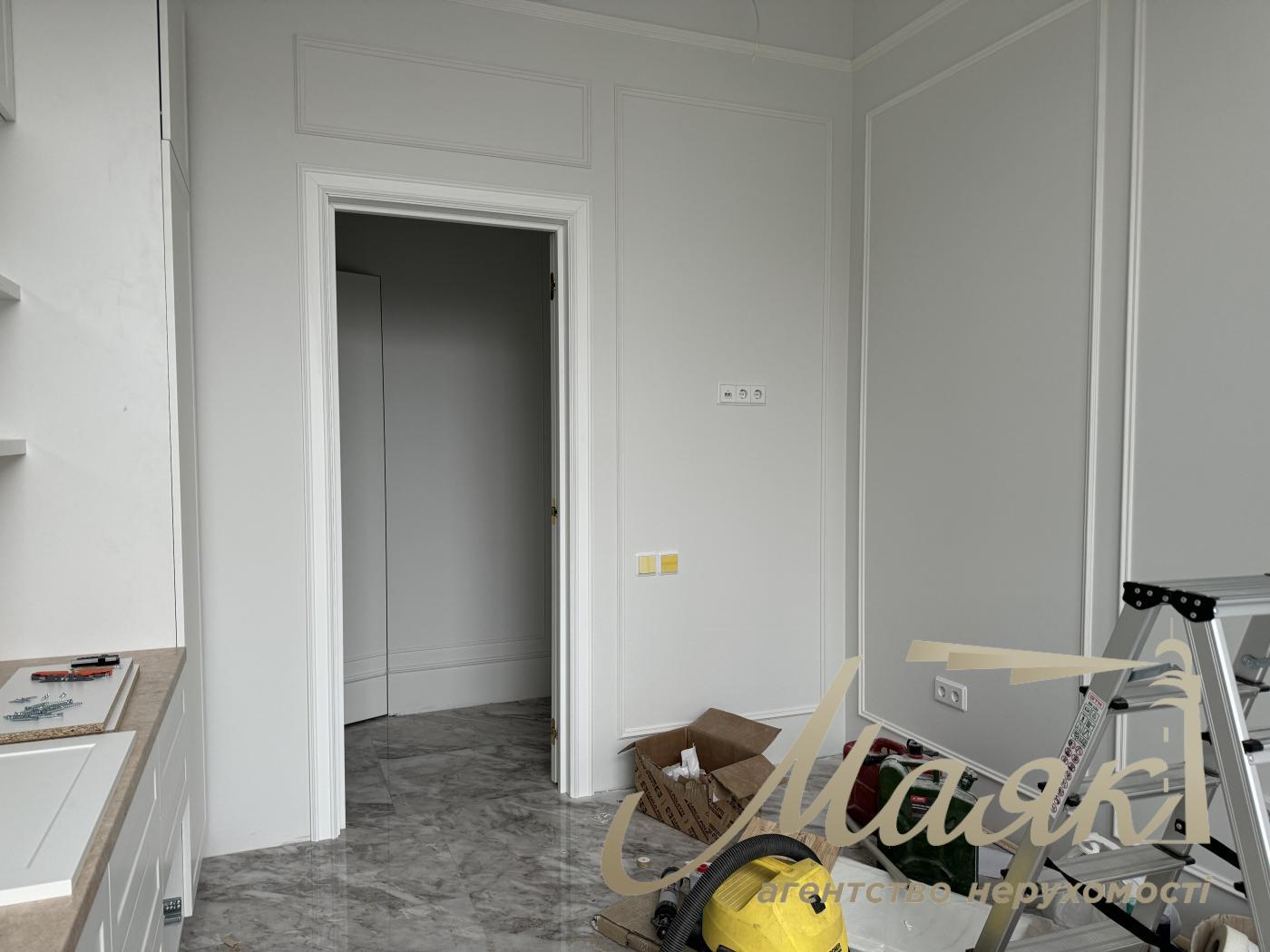 Clinic for sale in LCD French Quarter 2, Predslavynska street, Center, Kiev