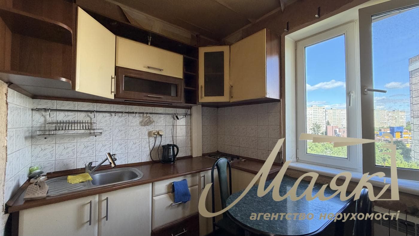 Продаж 1-кімнатної квартири площею 30,2 м² на вул. Рональда Рейгана, 11А, район Троєщина, Київ