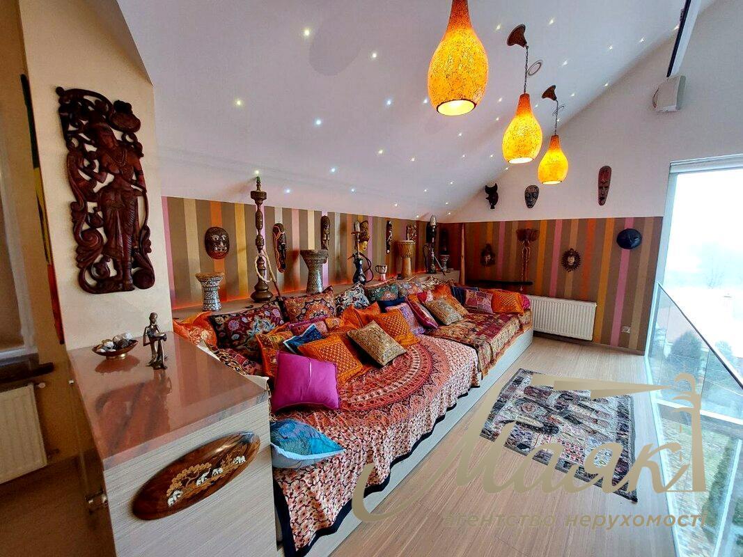 Оренда 2х-поверхового будинку 250 м² Голосіївський район, Чапаєвка/Віта-Литовська, Київ.