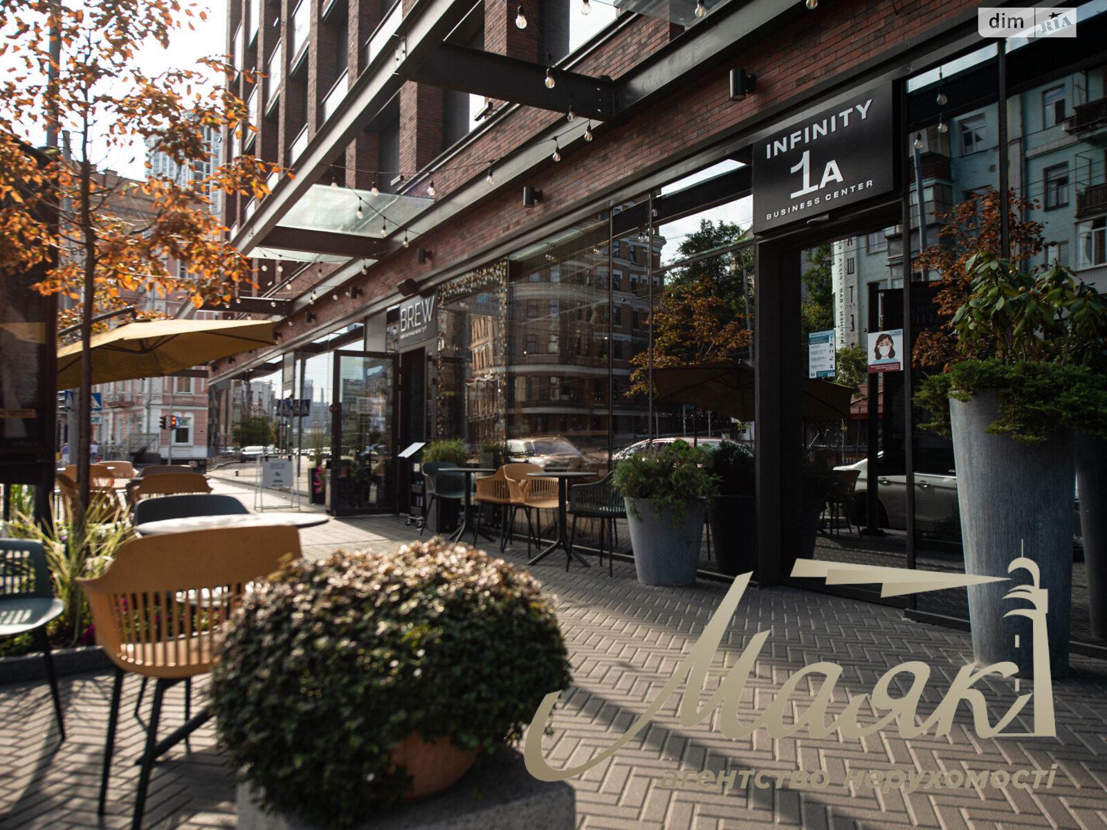 Office for rent 374m2 on Saksaganskogo street 53/80, Center