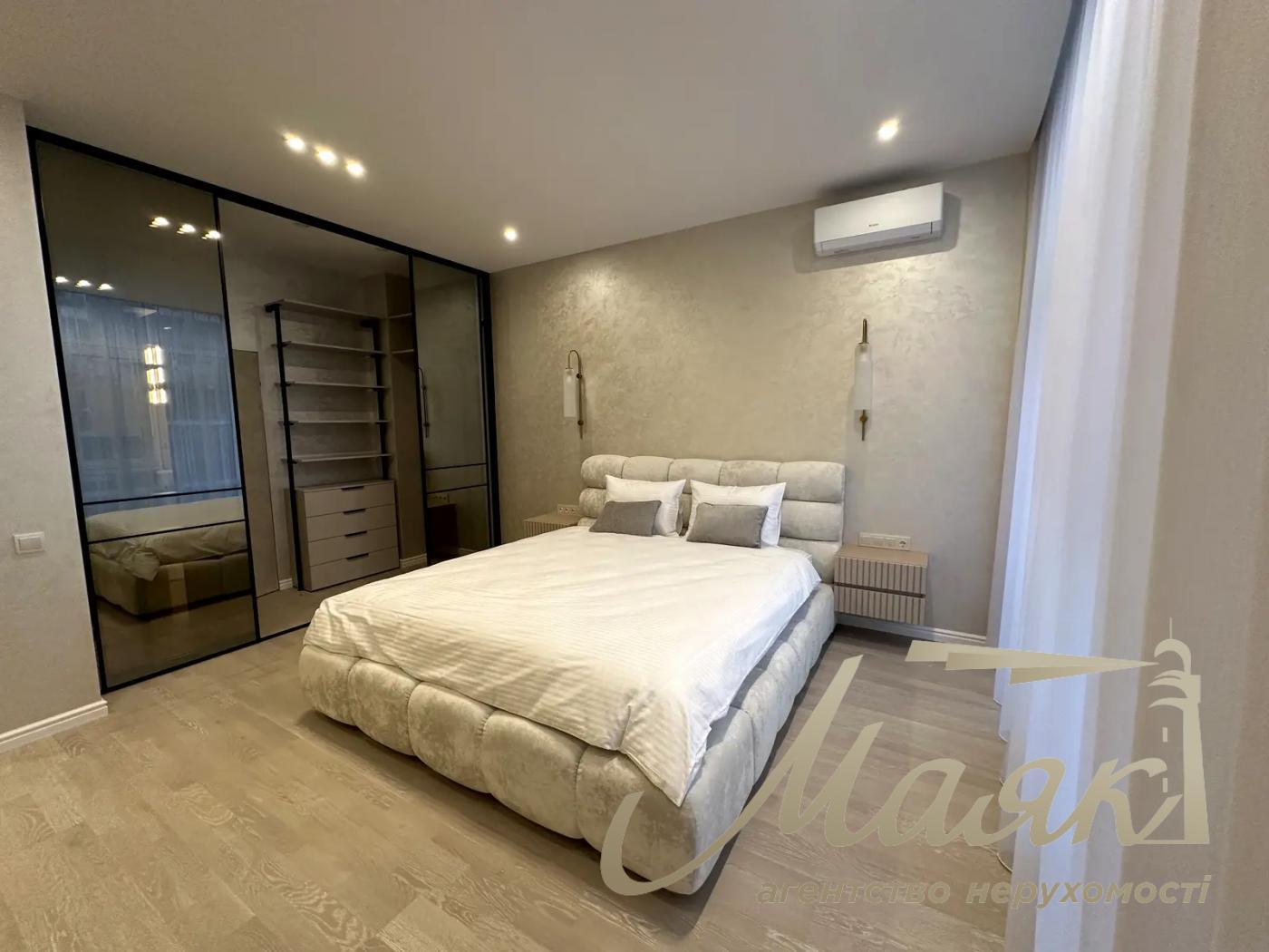 Продаж 3-х кімнатної квартири в ЖК Бульвар Фонтанів Саперне Поле вул., 5