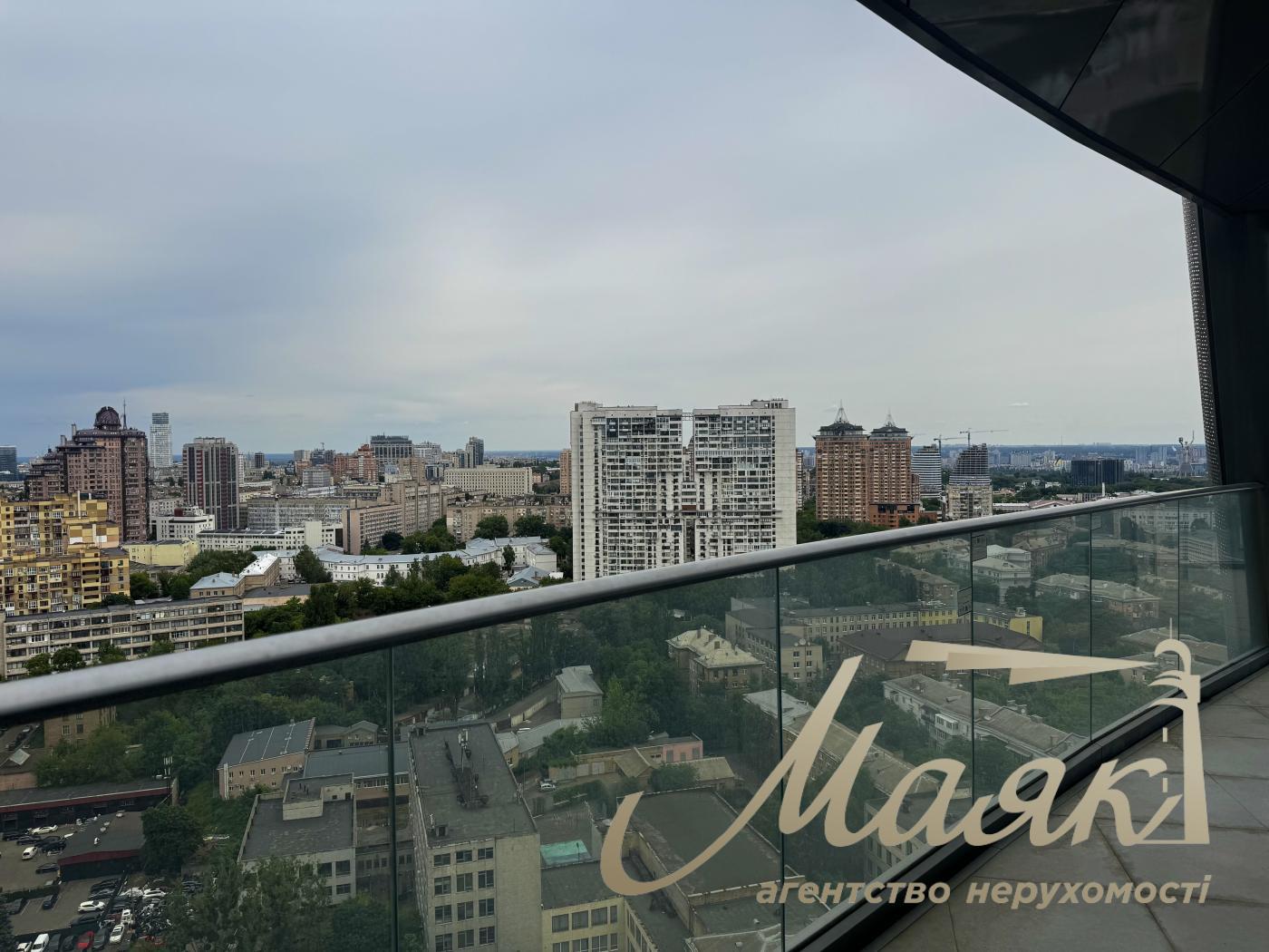 Продажа квартиры без ремонта 240 кв.м. в ЖК Taryan Towers