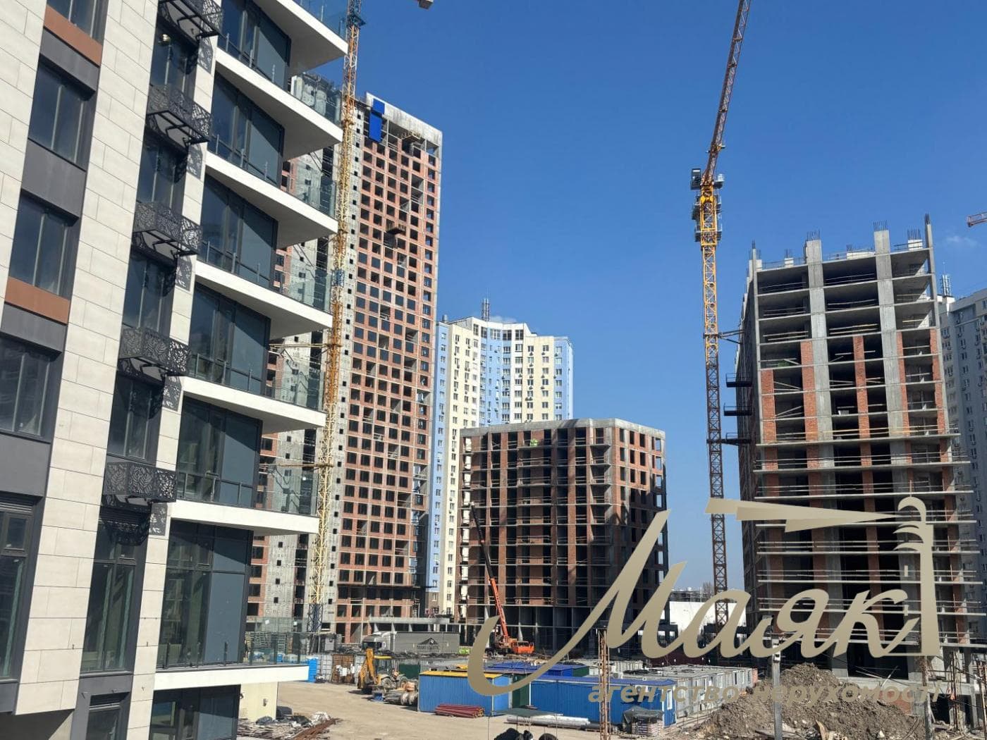 For sale 3-bedroom apartment in LCD Metropolis, Goloseevsky district, Teremki