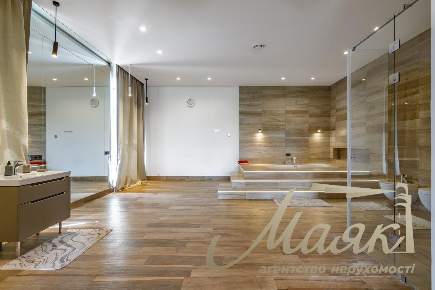 Оренда будівлі 3500м2 у с. с. Красне Перше, поруч із м. Обухів