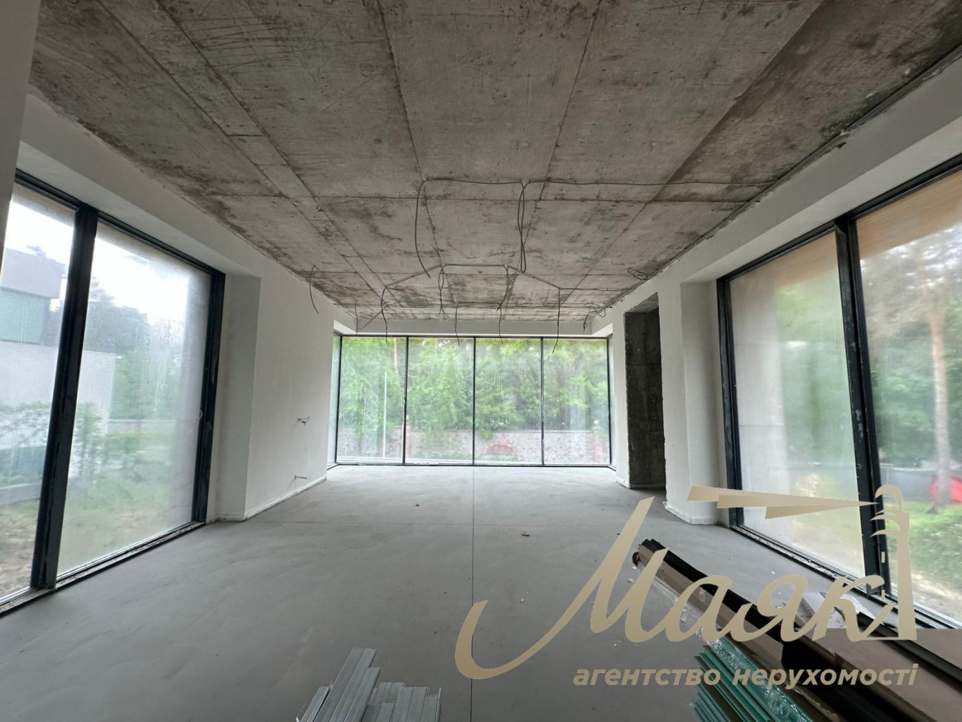 Пропонується на продаж унікальний сучасний будинок, розташований у мальовничій і тихій місцевості Конча-Заспи, в оточенні лісу