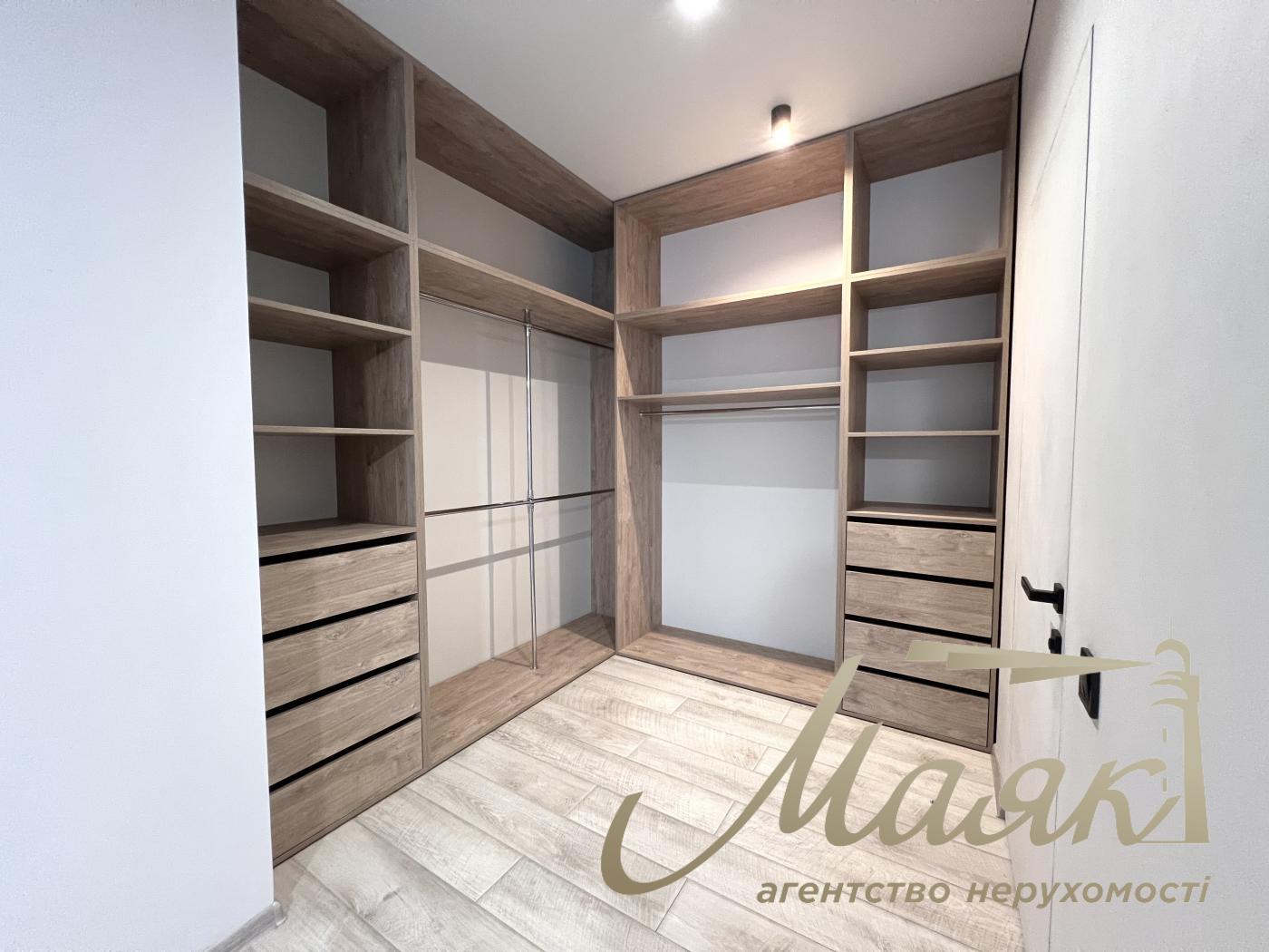 Rent 2-storey house 157m2, Goloseevsky district