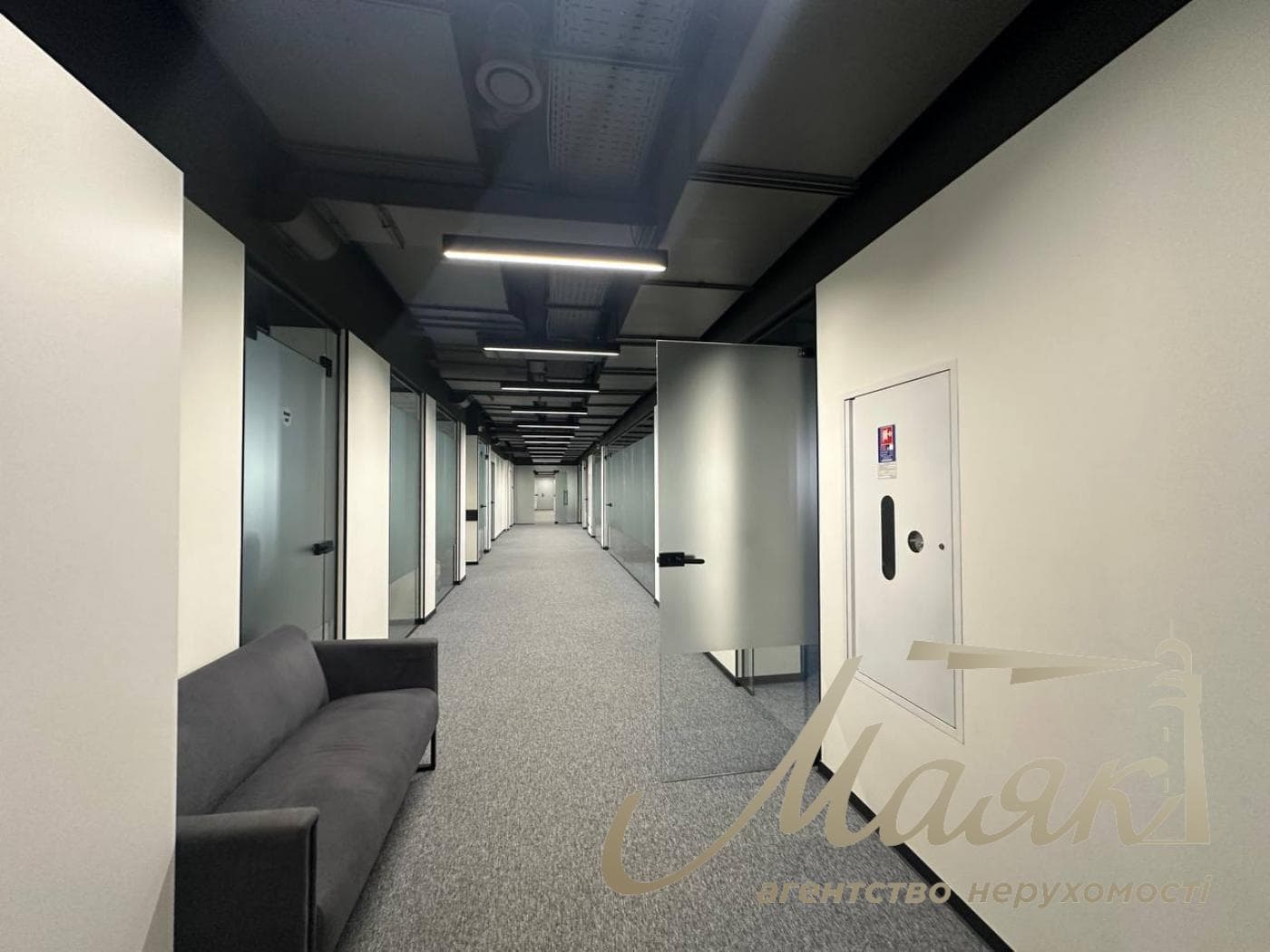 1,132 m² Office Space for Rent in the Business Center at 18/7 Almazova Street, Pechersk