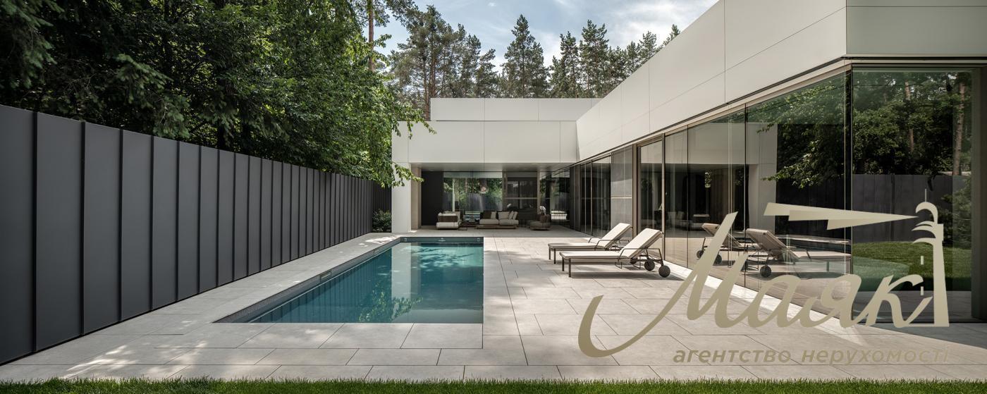 Продажа дома, 305 м2 с бассейном, участок 11 соток, Плюты