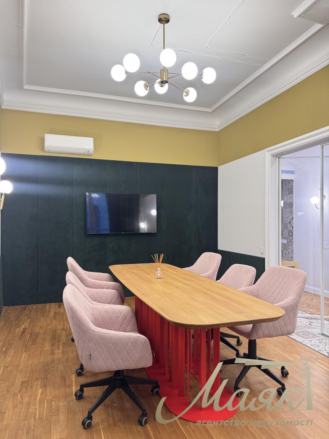 Аренда меблированного офиса 110 кв.м. на ул Владимирская 92