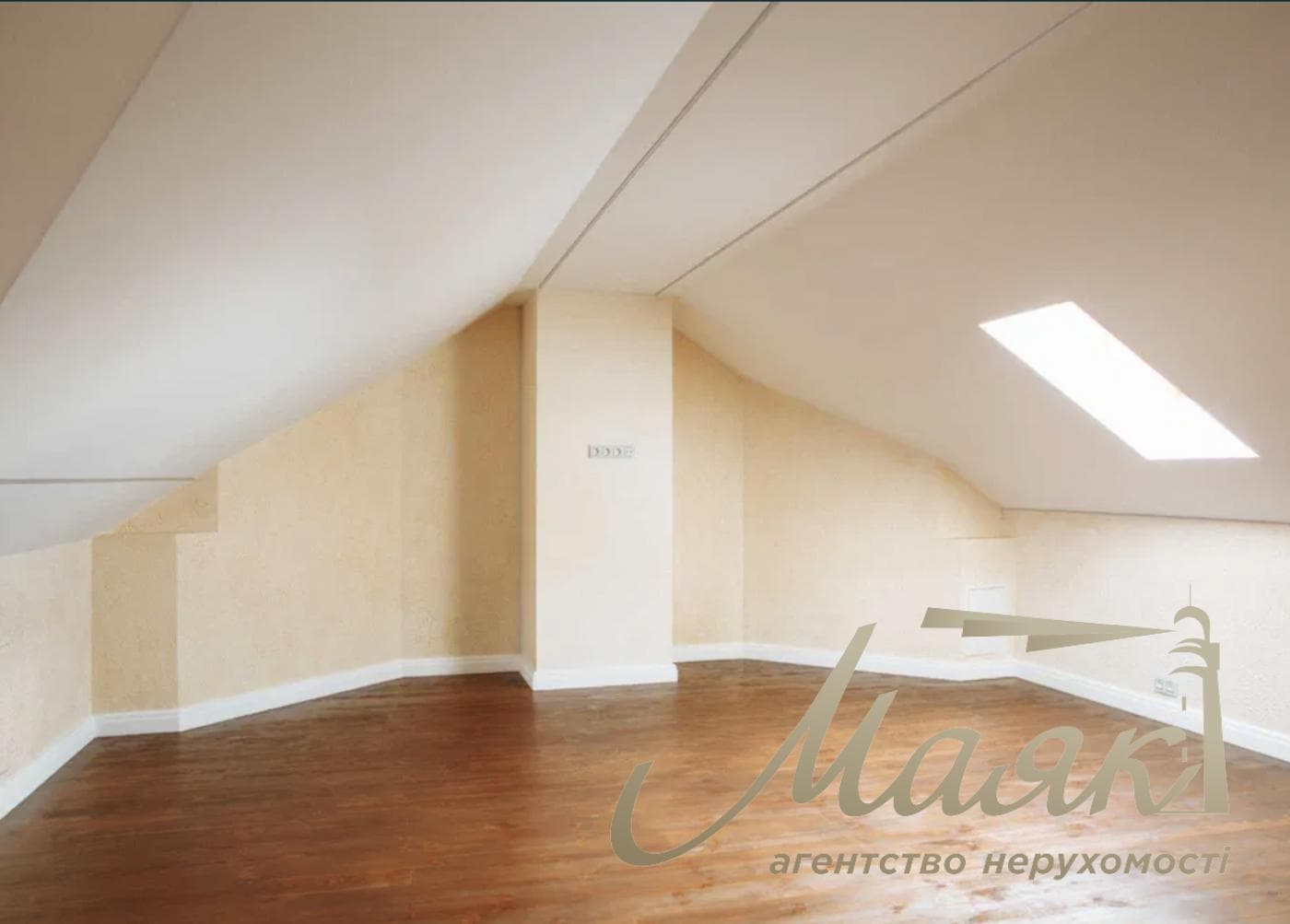 320 m² house for rent in Koncha-Zaspa. Cleaning and gardening services included
