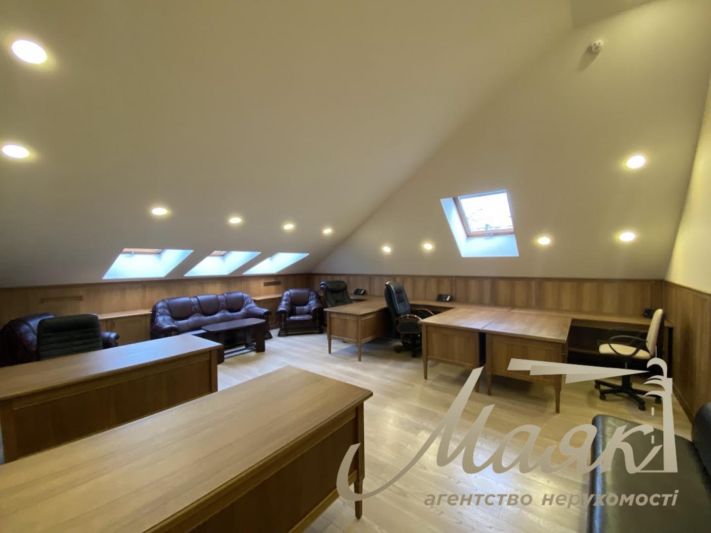 Sale of office 264 m2 in the center of Kyiv, Trehsvyatitelskaya street