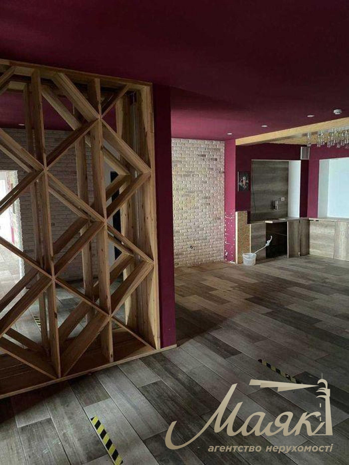 Rent a facade premise 201m2, Heroes of Stalingrada Ave, Obolonskyi r-n.