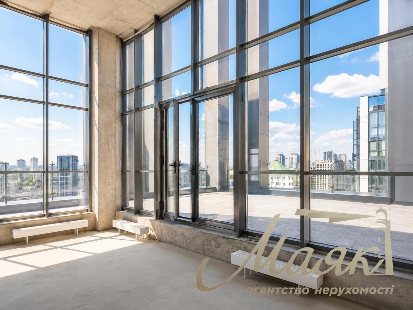 Продаж унікального пентхауса 212 м2 з панорамною терасою в ЖК TRIIINITY, Київ