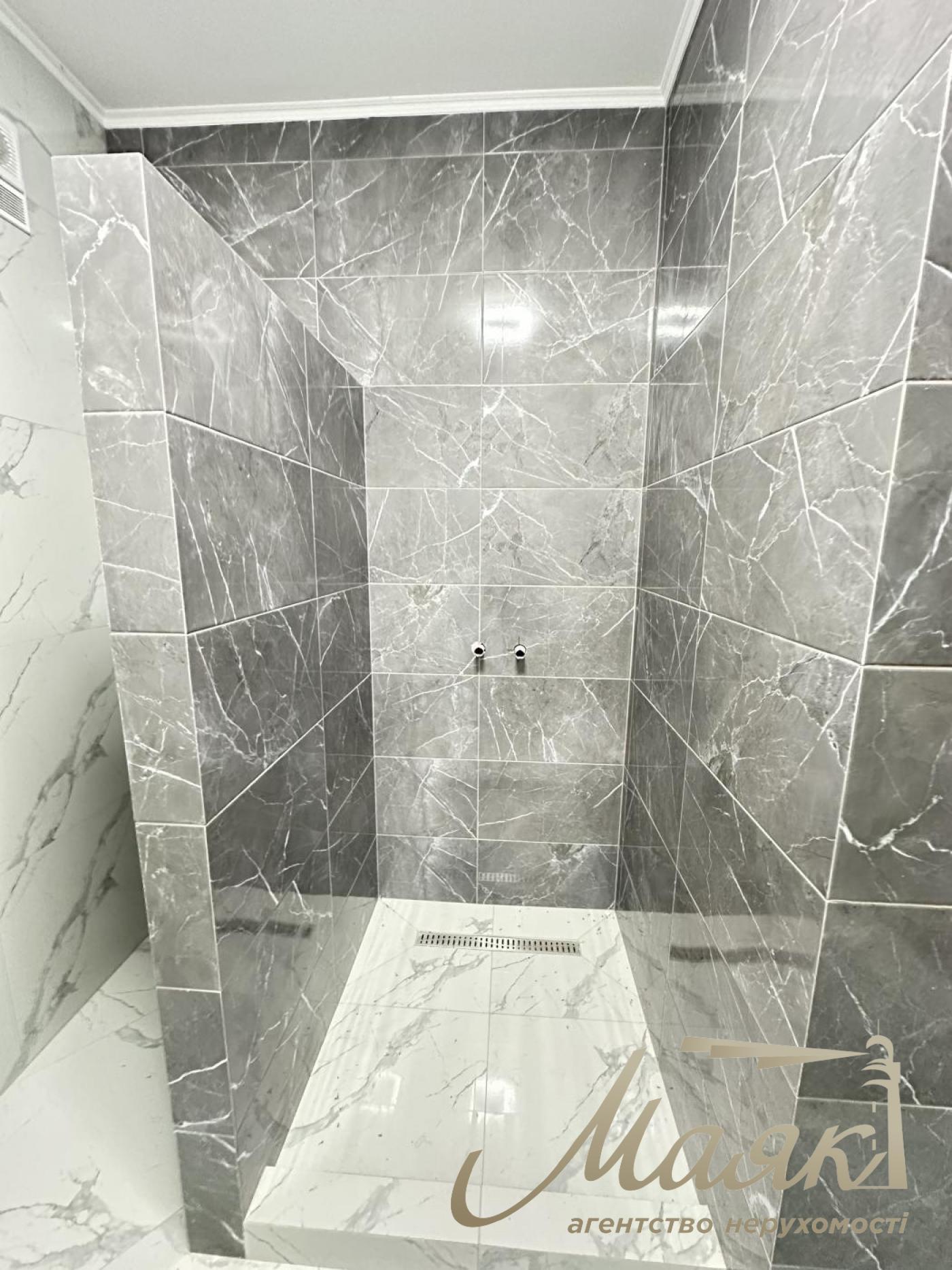 Sale 90m2 Duplex, Starye Petrovtsy, Zhovtneva st.