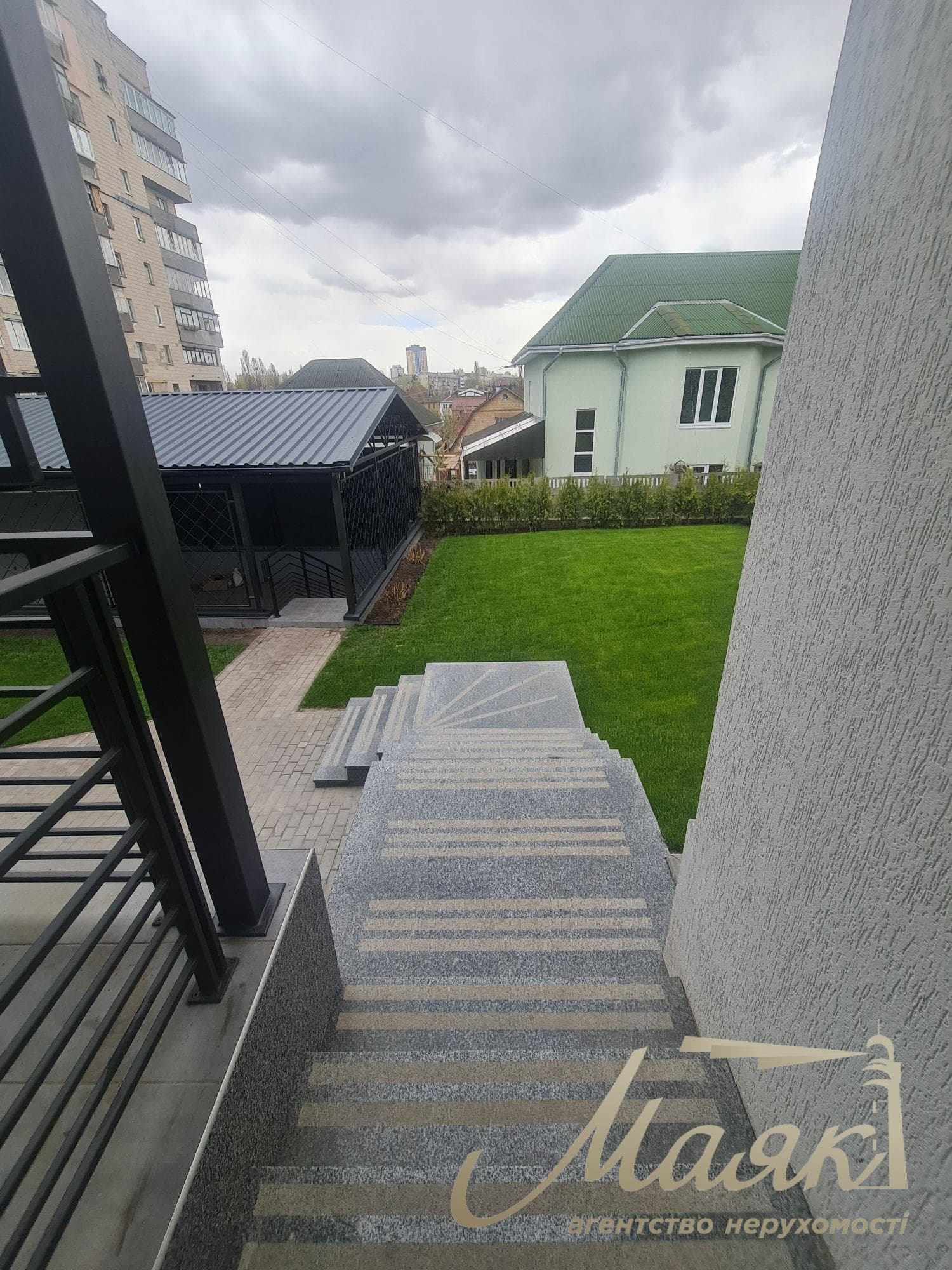 Аренда дома с ремонтом 176,7 м², район Ветряные горю, Подольский район, Киев, новий автономний дом с укрытием.