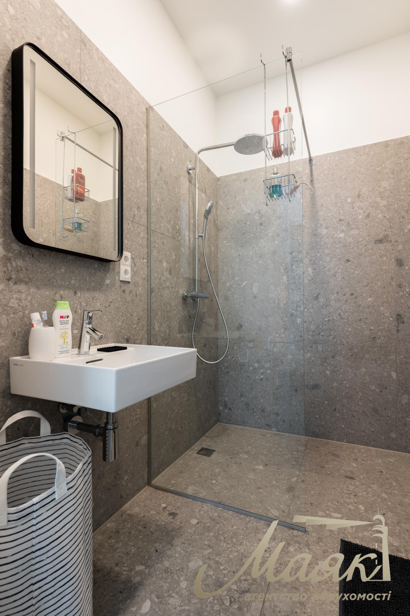 Продаж будинку на Батиєвій горі з розкішним краєвидом, Київ, Центр.