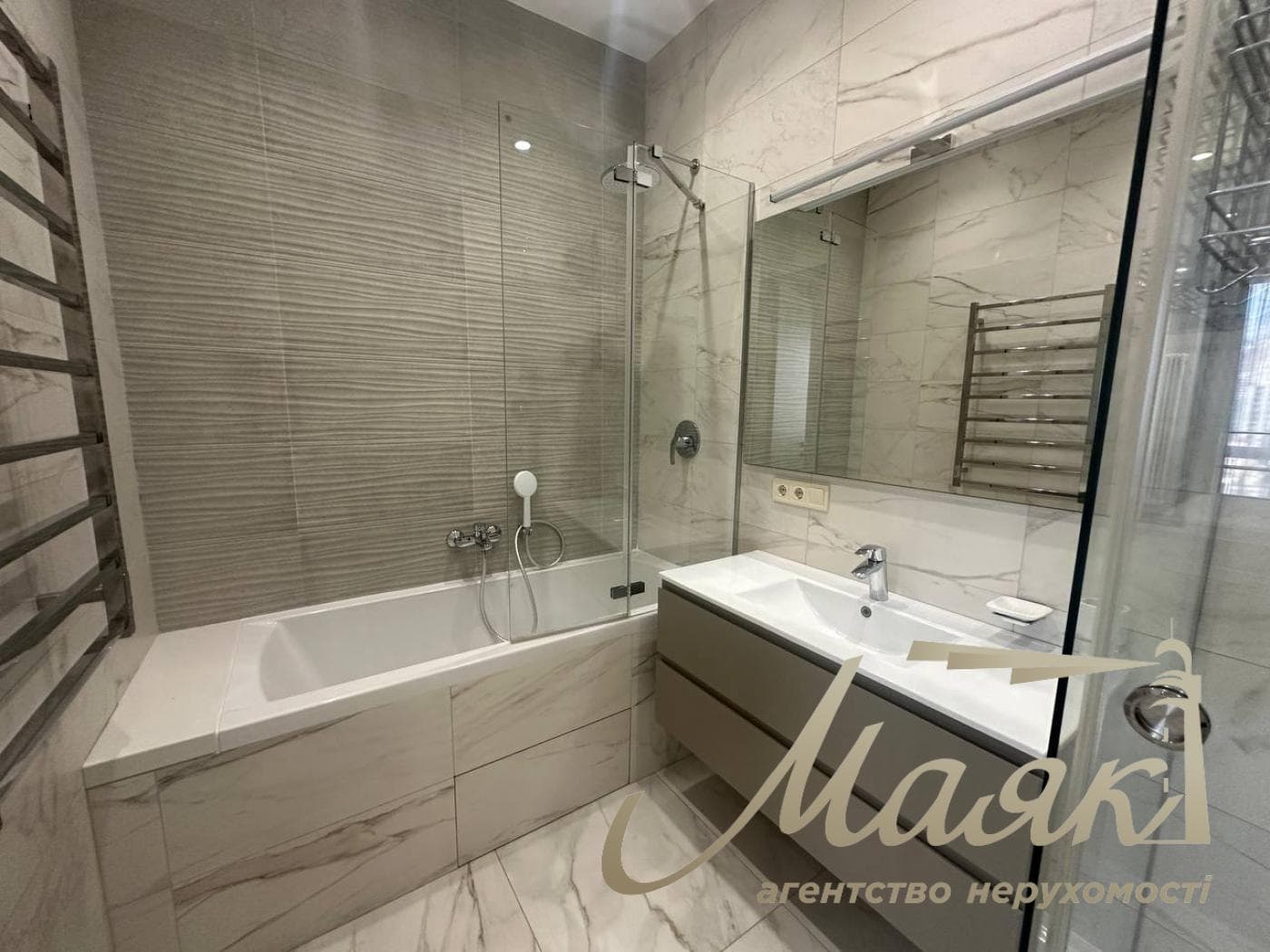 Оренда 2-кімнатної квартири площею 63 м² у ЖК «Atlantic Residences», вул. Антоновича, 118, станція метро «Палац України».
