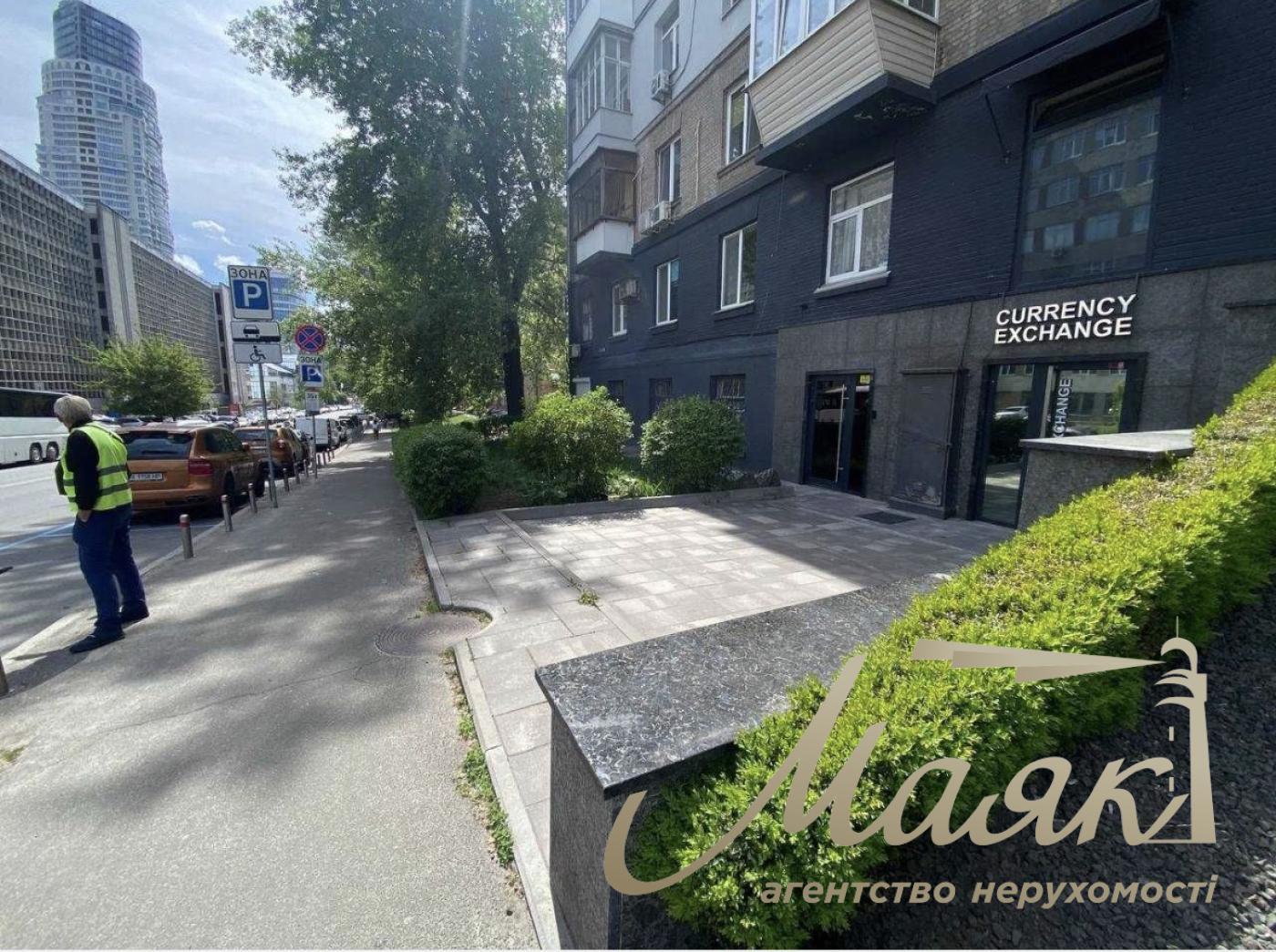 Продаж фасадного приміщення, Центр / Печерськ