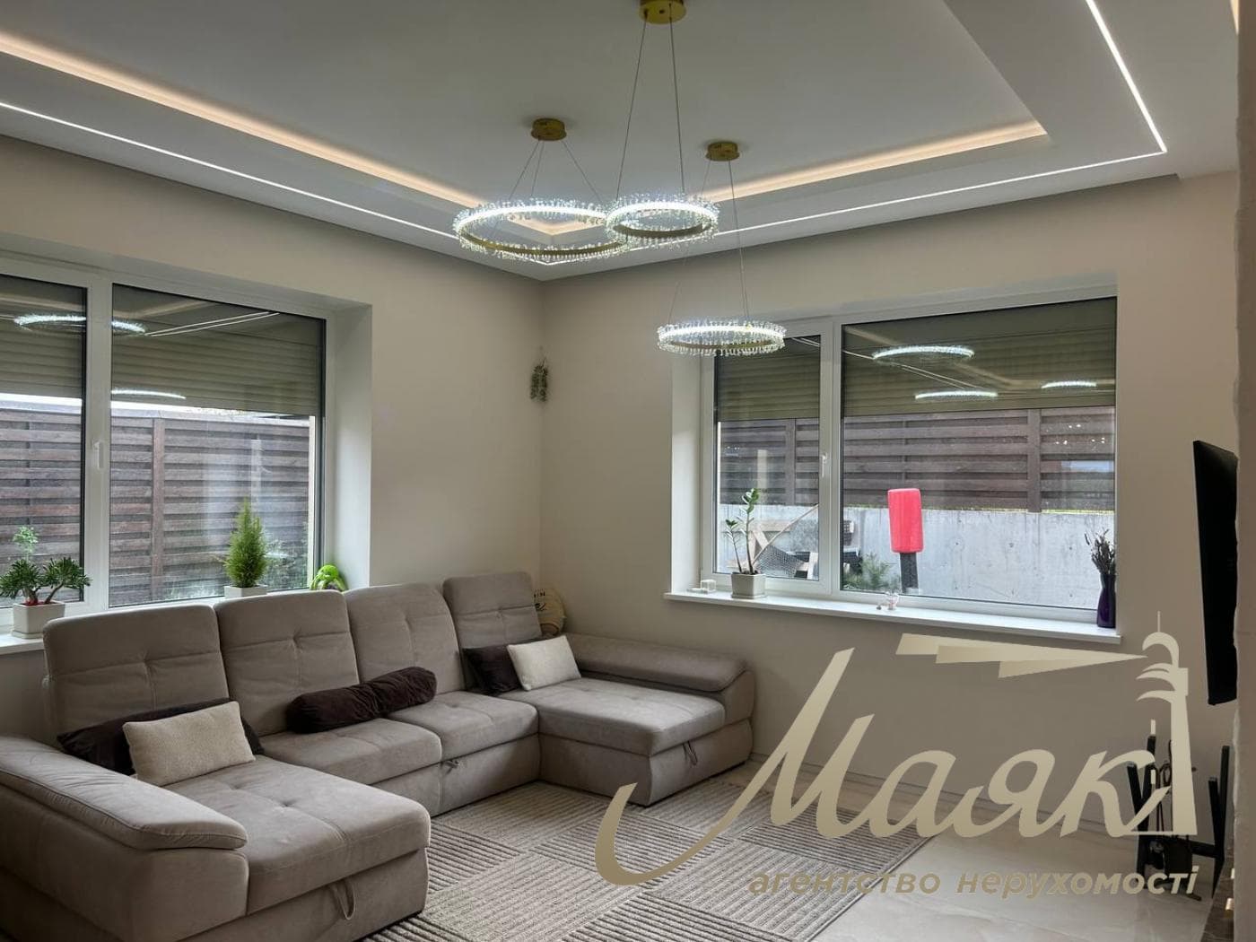 Продаж двоповерхового будинку 274м2 у Лісниках поруч з Equides Club