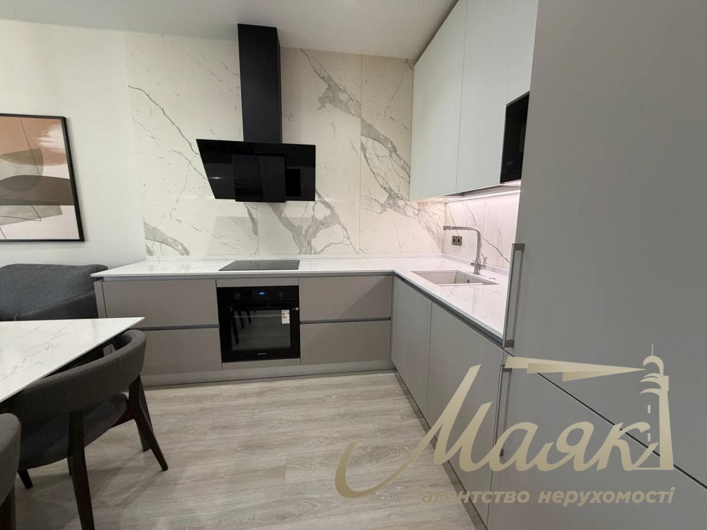Оренда 2-кімнатної квартири з терасою у ЖК Atlantic Residences, вул. Антоновича, 118. Палац України, Центр.
