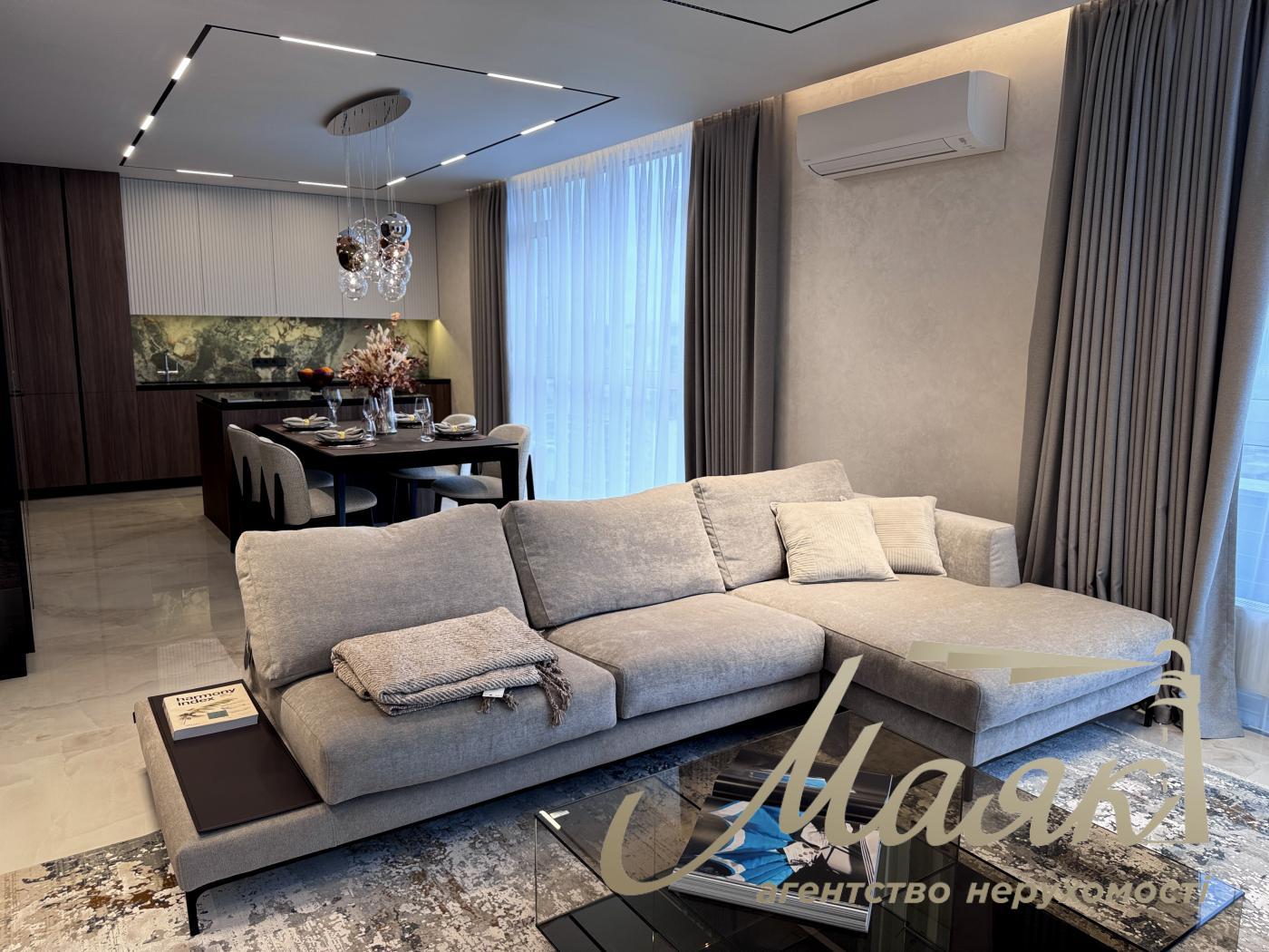 Продаж квартири 120m2 в ЖК Французький квартал 2, вул. Джона Маккейна 3а, Центр, Київ