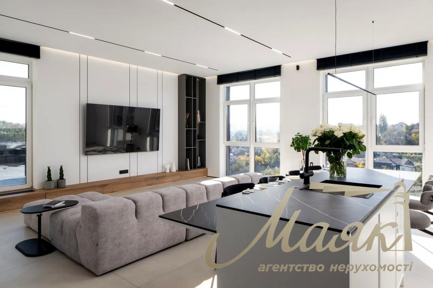 Продаж 3-х кімнатної квартири в ЖК Солом'янський вул. Університетська вул., 17-А