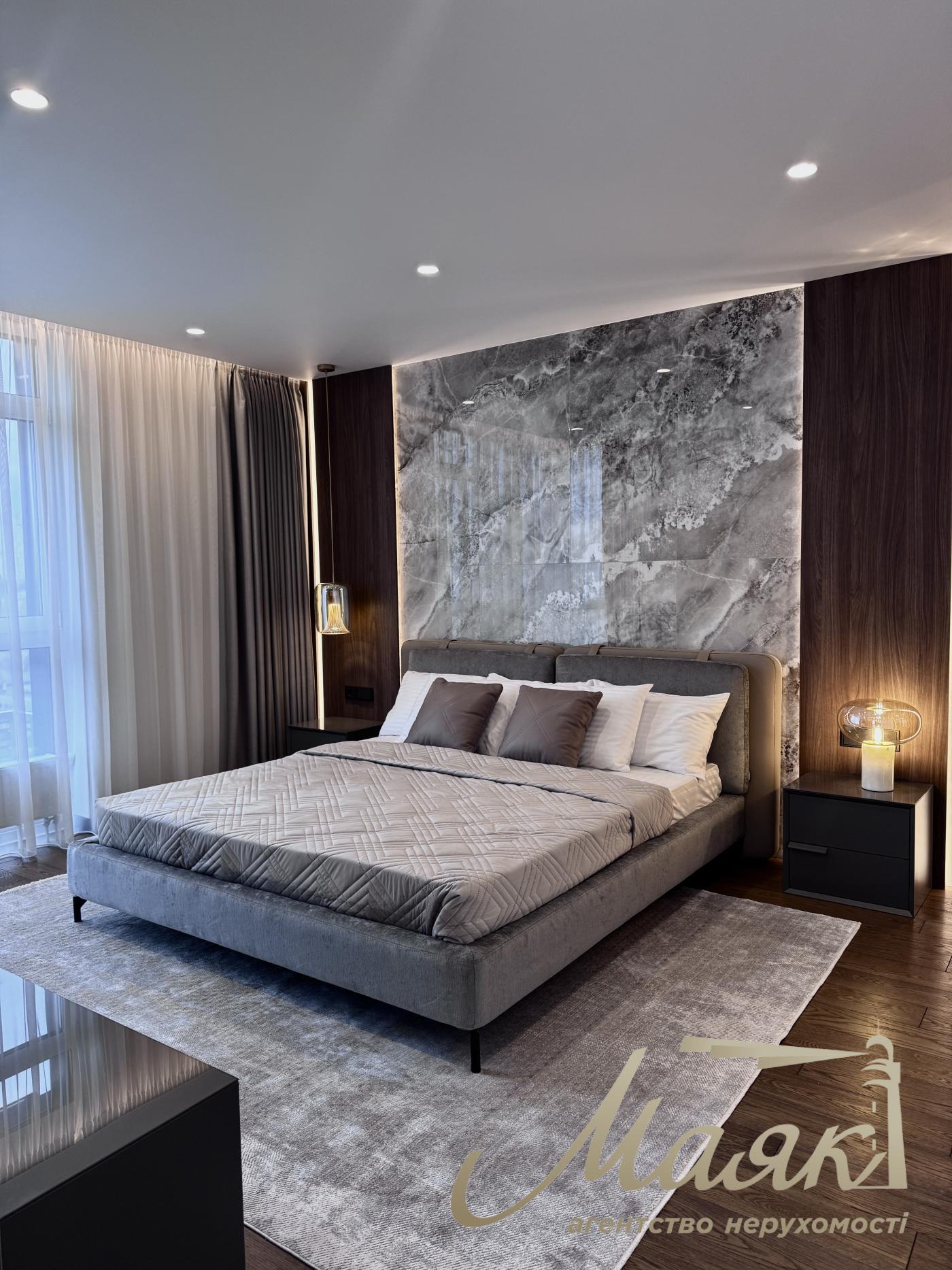 Продаж квартири 120m2 в ЖК Французький квартал 2, вул. Джона Маккейна 3а, Центр, Київ