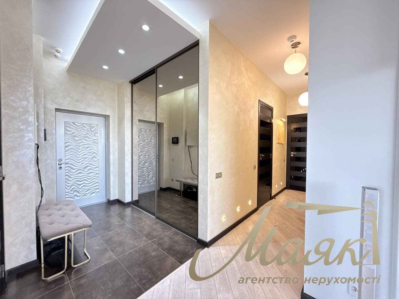 Продаж 3-кімнатної квартири площею 121 м² у ЖК «Новопечерські Липки», вул. Андрія Верхогляда (Михайла Драгомирова), 3, Печерськ