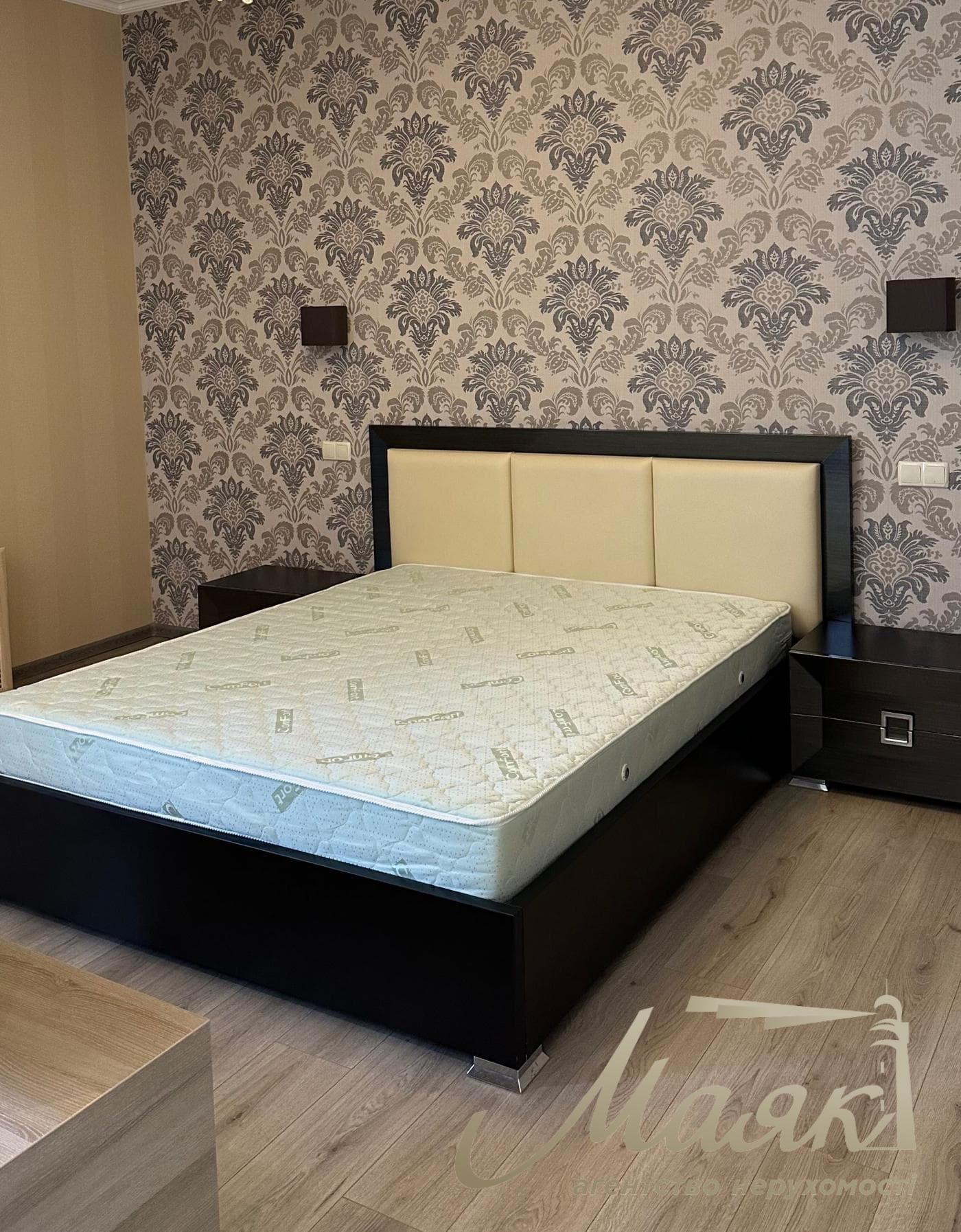 Apartment Rentals at the Botanic House Residential Complex
