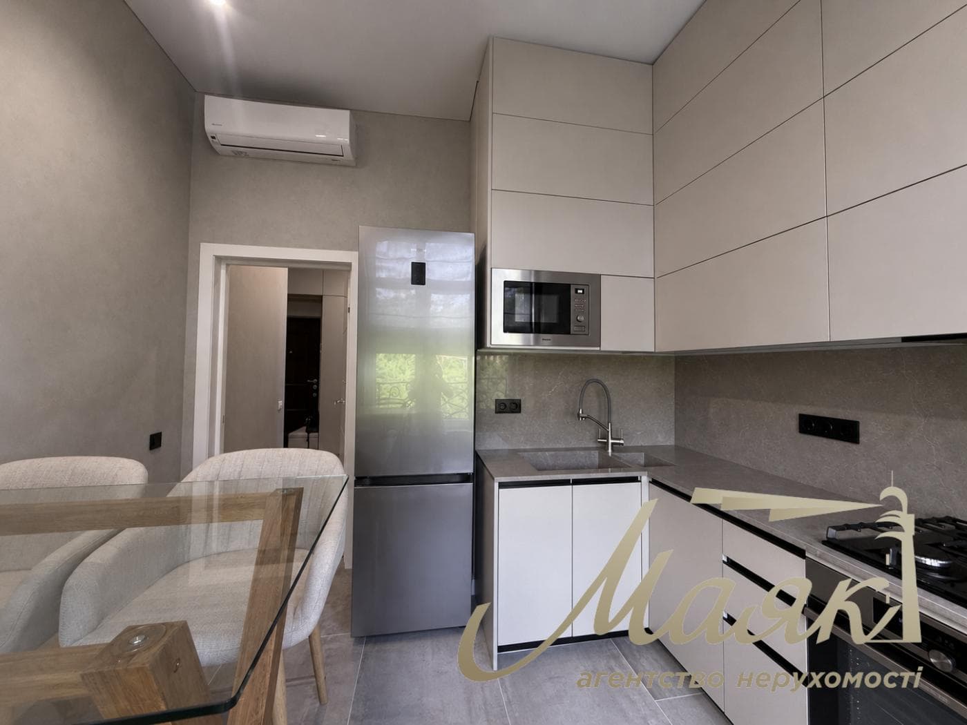 Продаж квартири з новим ремонтом та відкритим балконом у ЖК «52 Жемчужина / Pechersk Plaza», вул. Михайла Бойчука, Печерськ