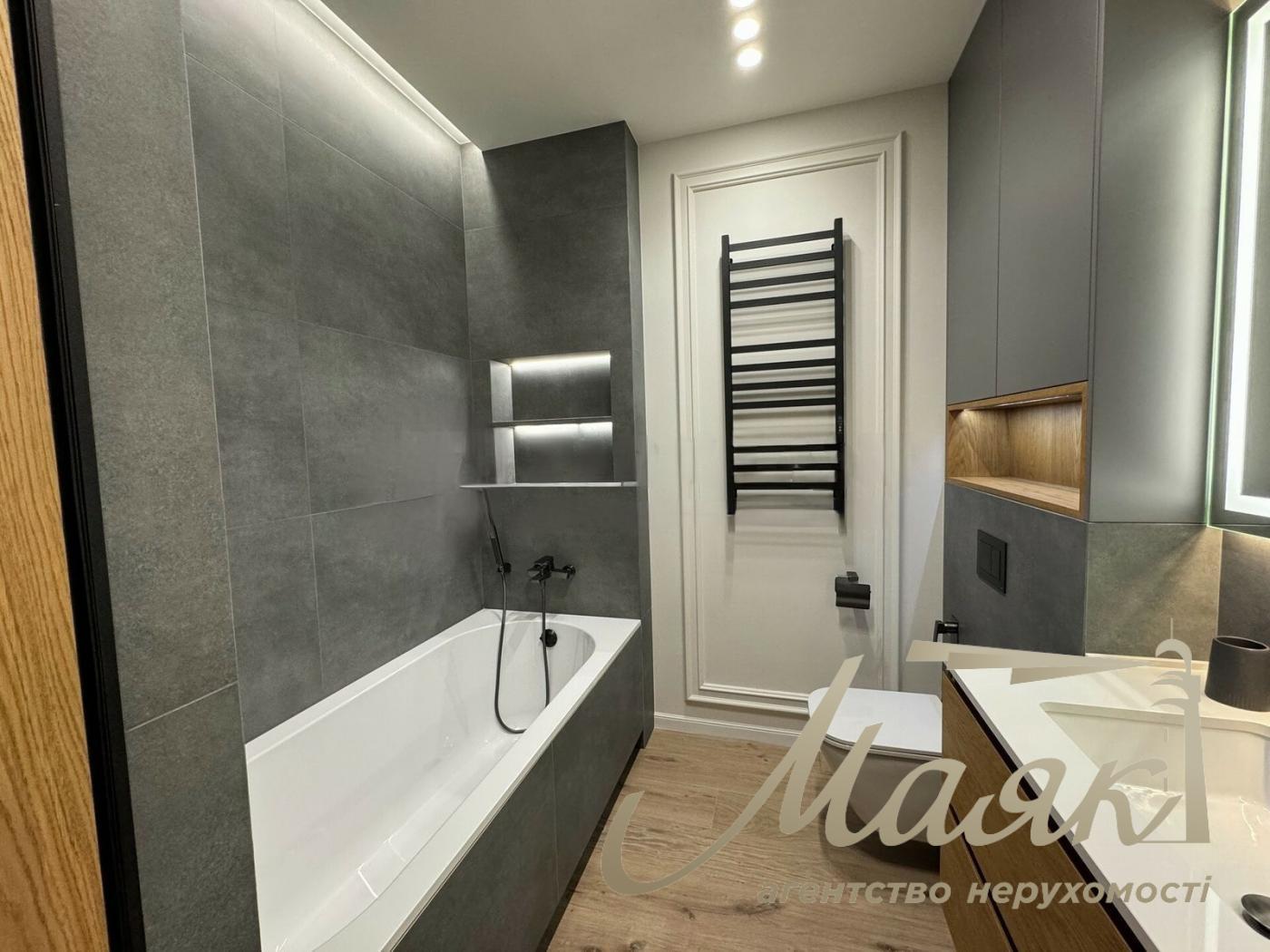 Продажа 3х-комнатной квартиры 81м2 в ЖК "Французский квартал 2" с ремонтом, Предславинская 44, Печерск