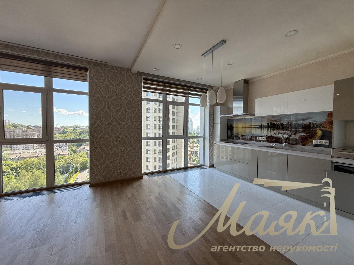 For sale 4-room apartment in LCD "Novopecherskie Lipki" Address: 16, A. Verkhoglyada St. (Dragomirov), Pechersk district.