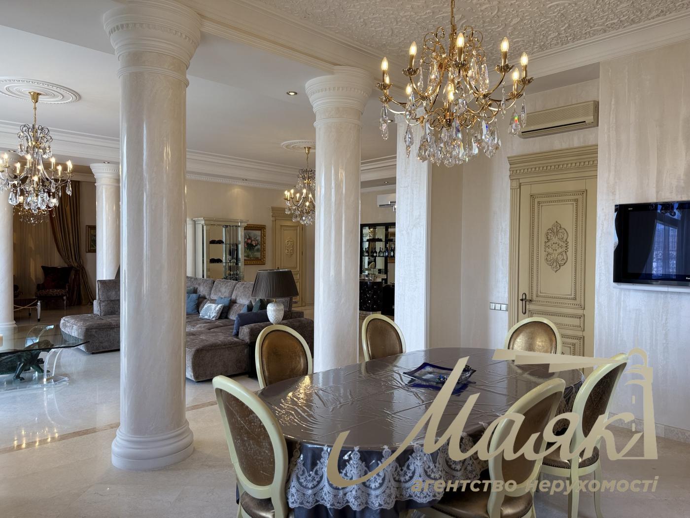 Аренда видовой 3к квартиры 245 кв. м на ул. Паторжинского 14, Центр, Шевченковский район