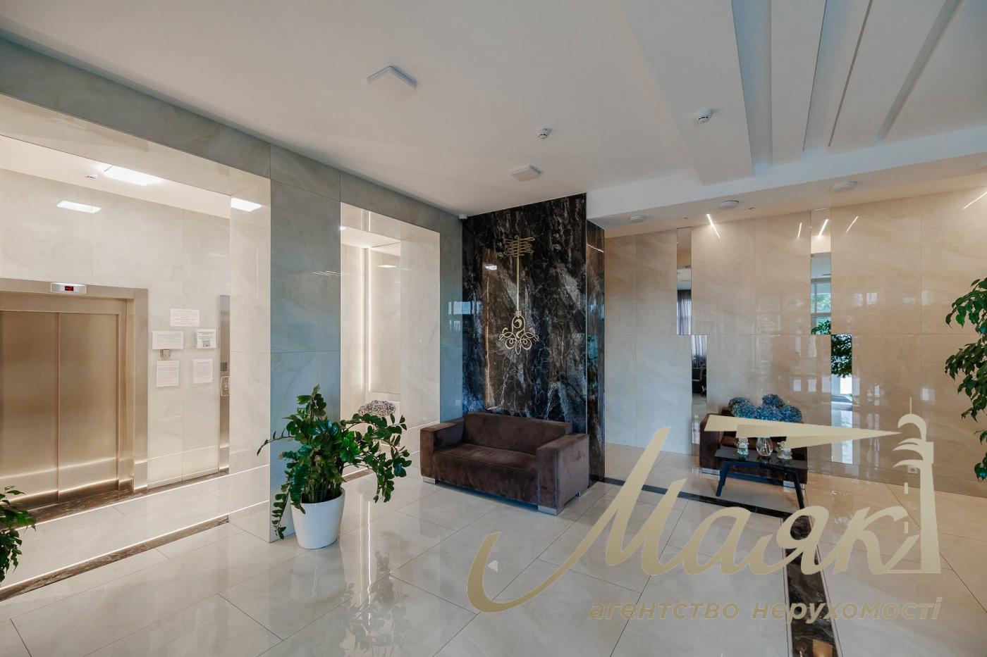 Rent spacious 6-room apartment 290m2 in LCD "Novopecherskie Lipki", Dragomirova St., Pechersk district